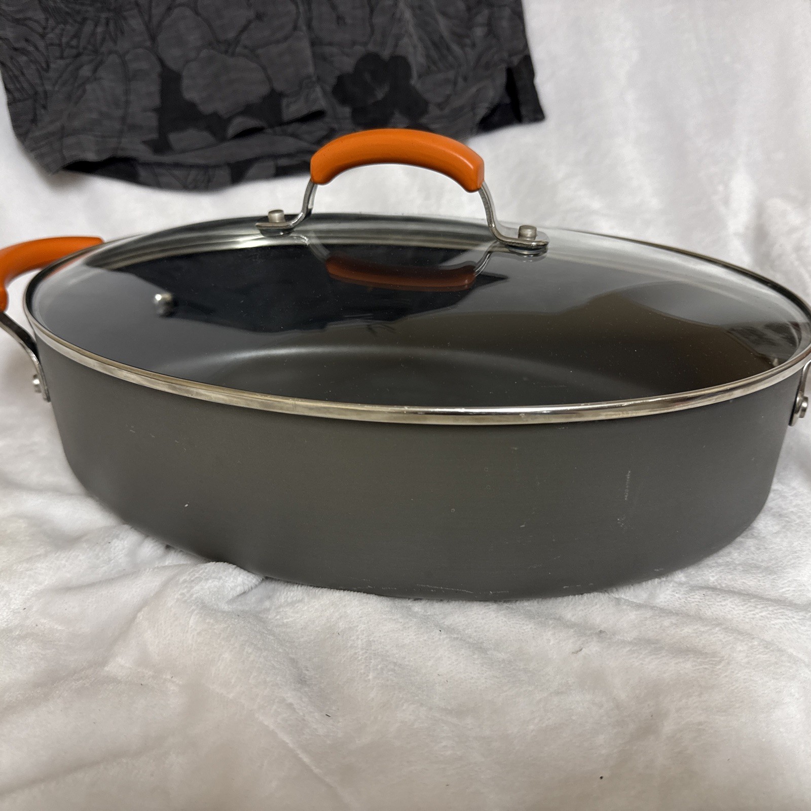 RACHAEL RAY Anodized Non Stick Oval Saute Pan w/Lid Orange Handle 13.5” x 9” x 3
