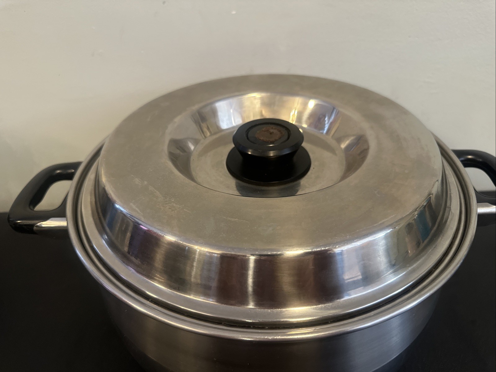 Kinox 8.8 Liter Ltr 28cm Large pot 18/10 Stainless Double handle With lid Used