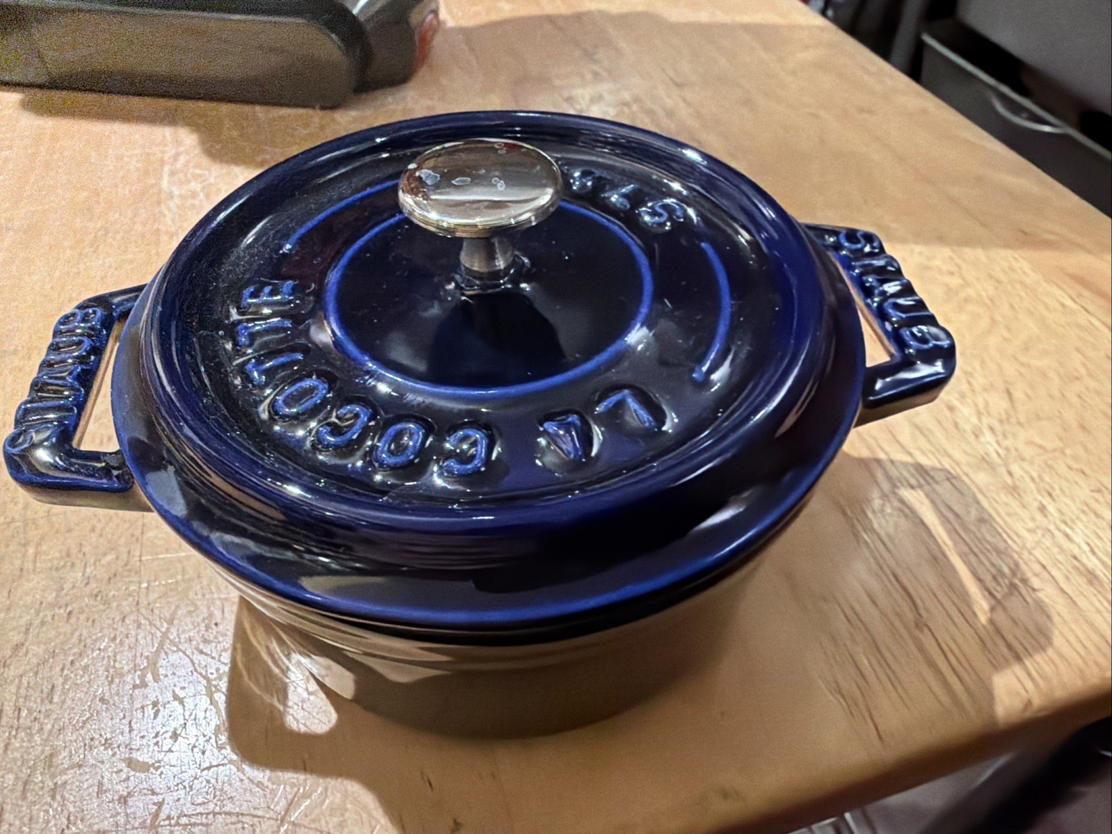 Cast Iron Roaster Staub Round Cocotte Blue Iron Enameled Casserole Dish