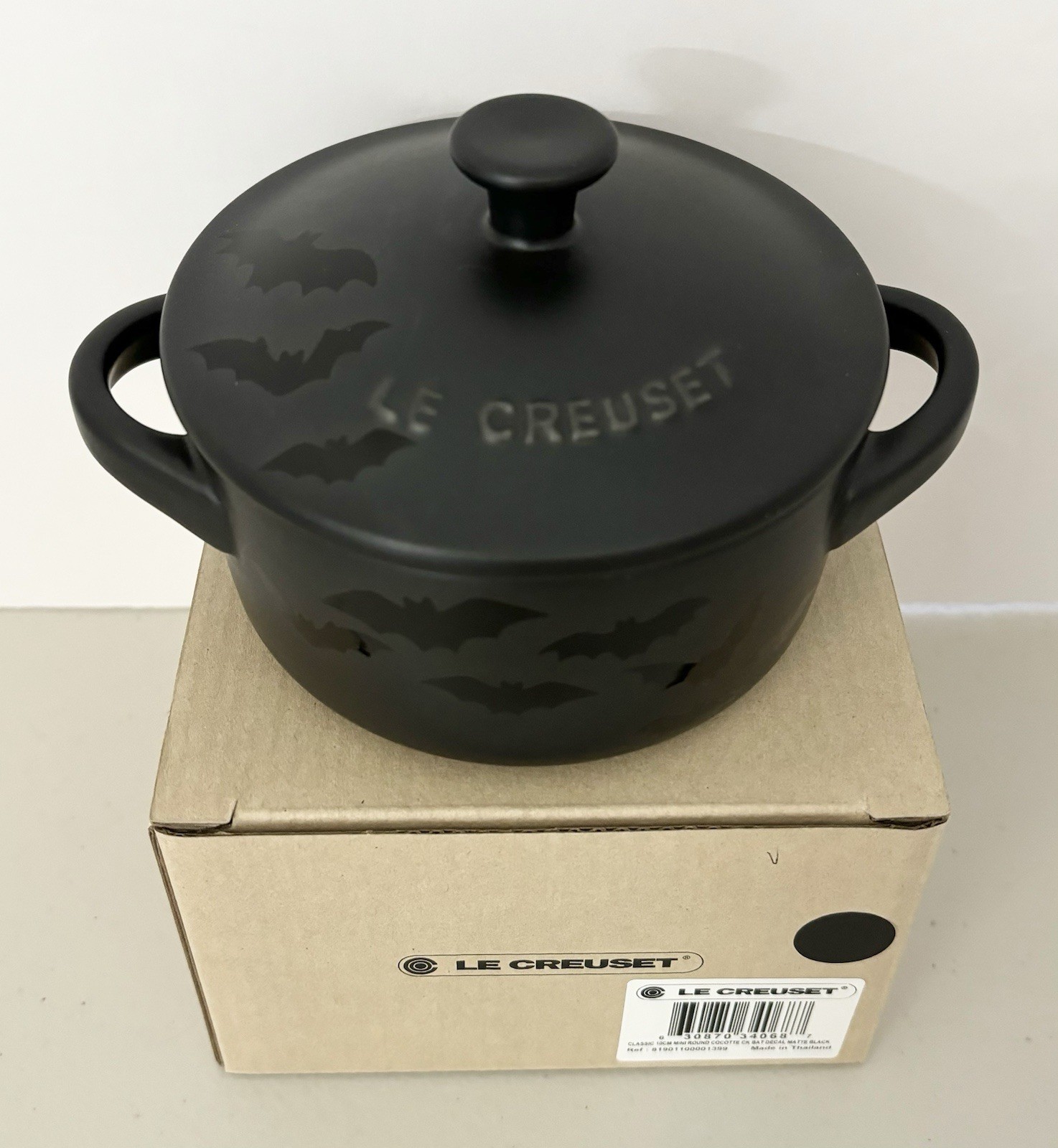 Le Creuset Halloween Bat Mini Cocotte Matte Black Licorice 8OZ – NEW in Box