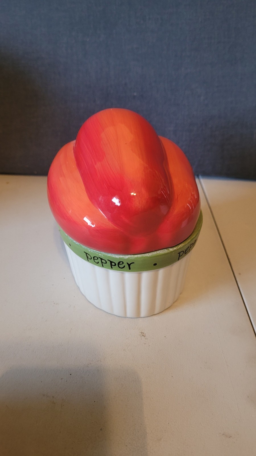 Judy Phipps Red Bell Pepper Covered Baking Dish Certified International. 16 Oz.