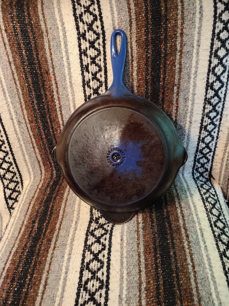 Le Creuset Signature 10in Enamel Cast Iron Skillet Blue Long Handle Pour Spout
