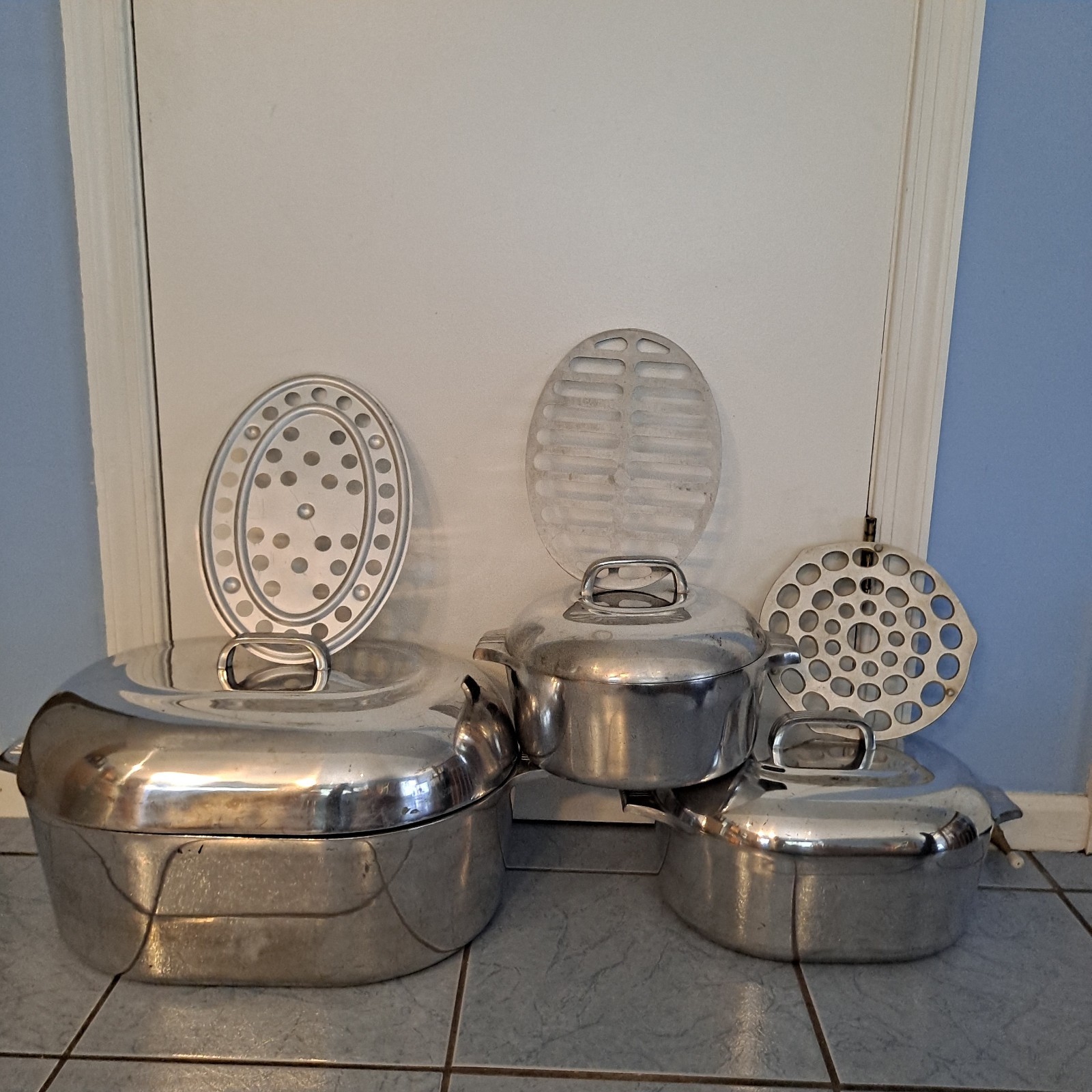 Magnalite Cookware Bundle 8 Piece(18 Piece With Lids/ Trivets) Read All Included
