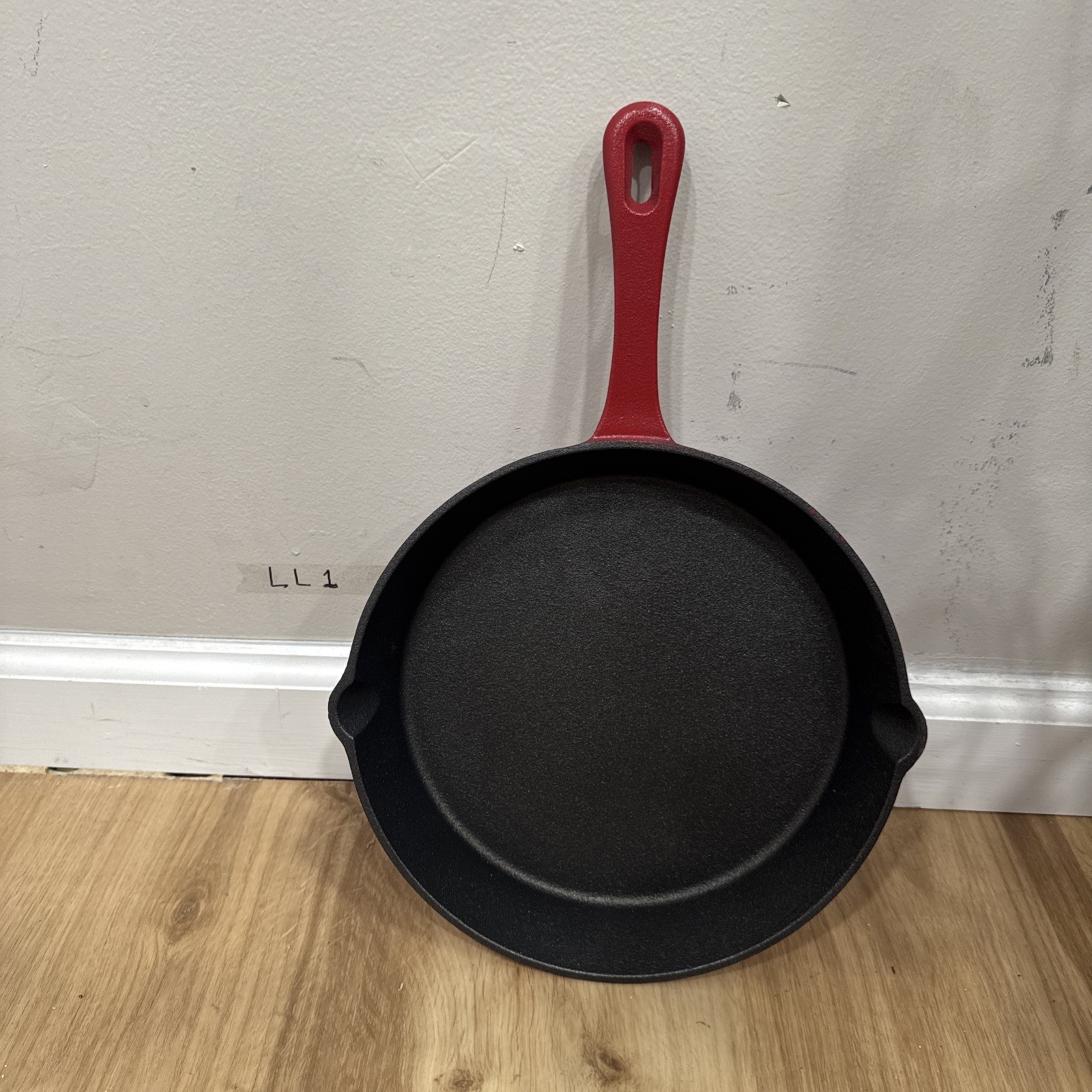 Kitchen HQ Elite 10″ Nonstick Cast Iron Pan Skillet ~ Easy to Clean ~ Red NEW