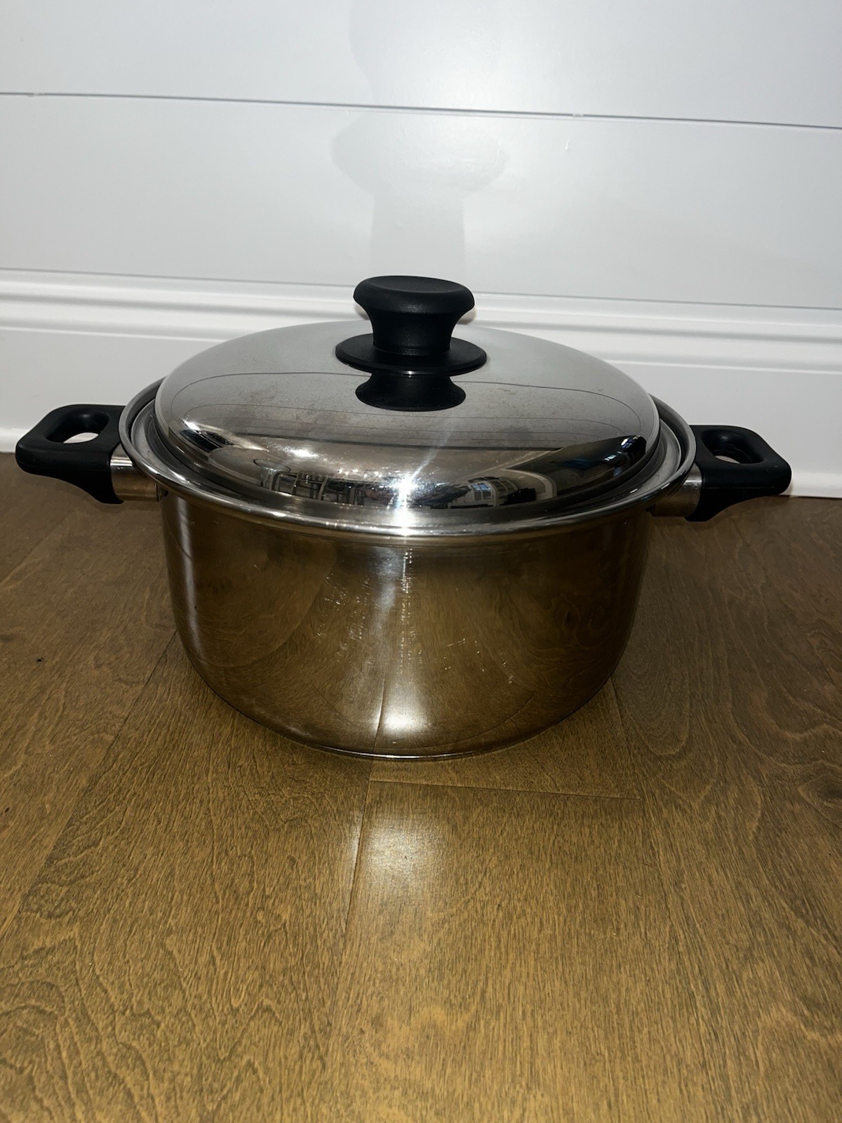 Vapo-Seal 2000 6 Quart Stainless Steel Double Handle Pot W/ Lid
