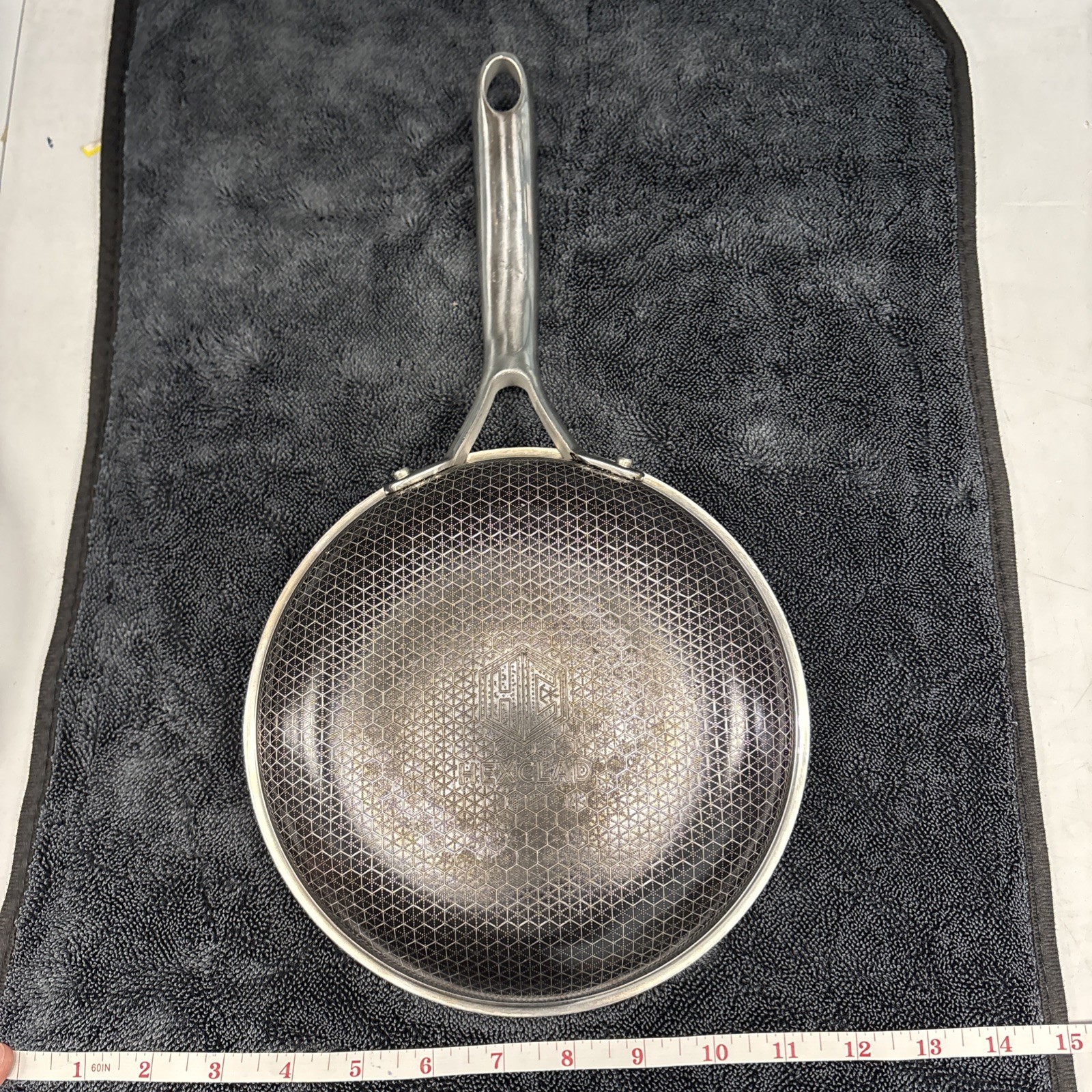 HexClad 8″ FRYING PAN with LID 8-Inch 8 Hybrid Non-Stick – Used
