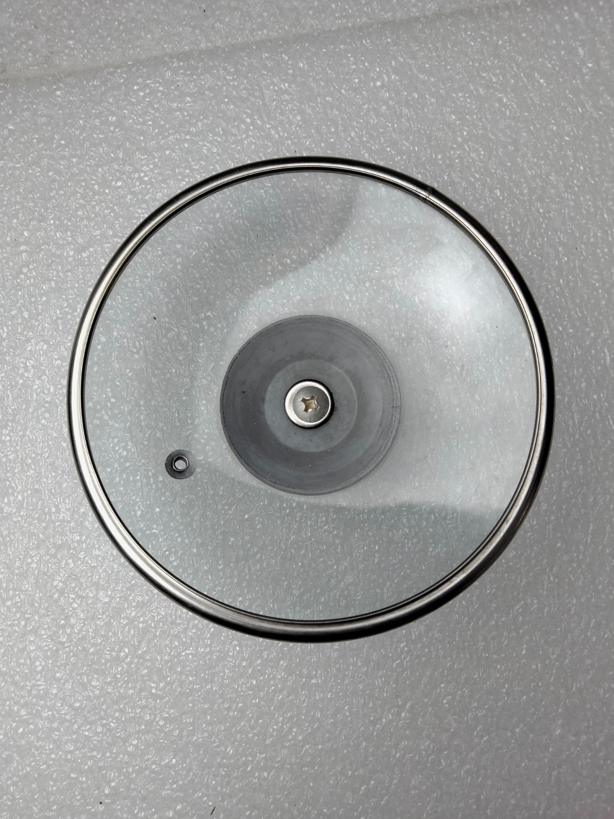 Vented Glass Lid Fits Saucepan Between 5 1/2″ to 5 13/16″ Inside Diameter