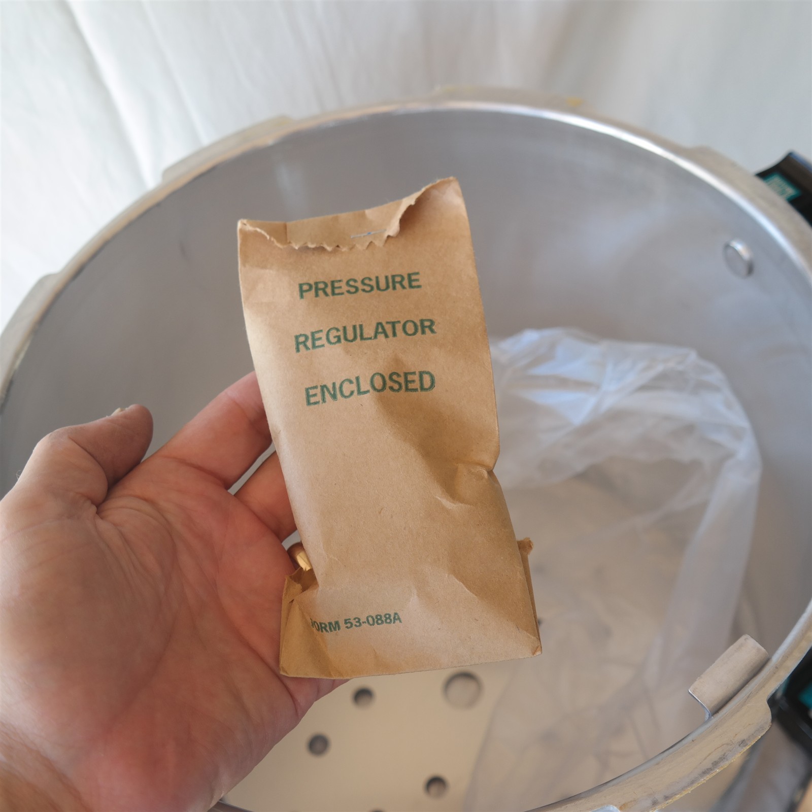 New Old Stock PRESTO 22 quart Pressure Canner & Cooker 01780 NOS