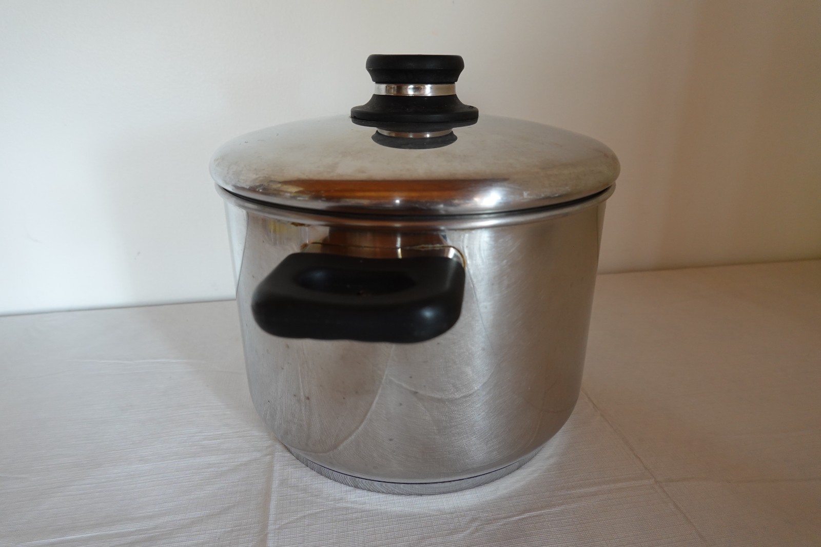 Cooks Club 18/10 Stainless Steel 8 Qt. Stockpot Pot w/Steamer Lid and Handles
