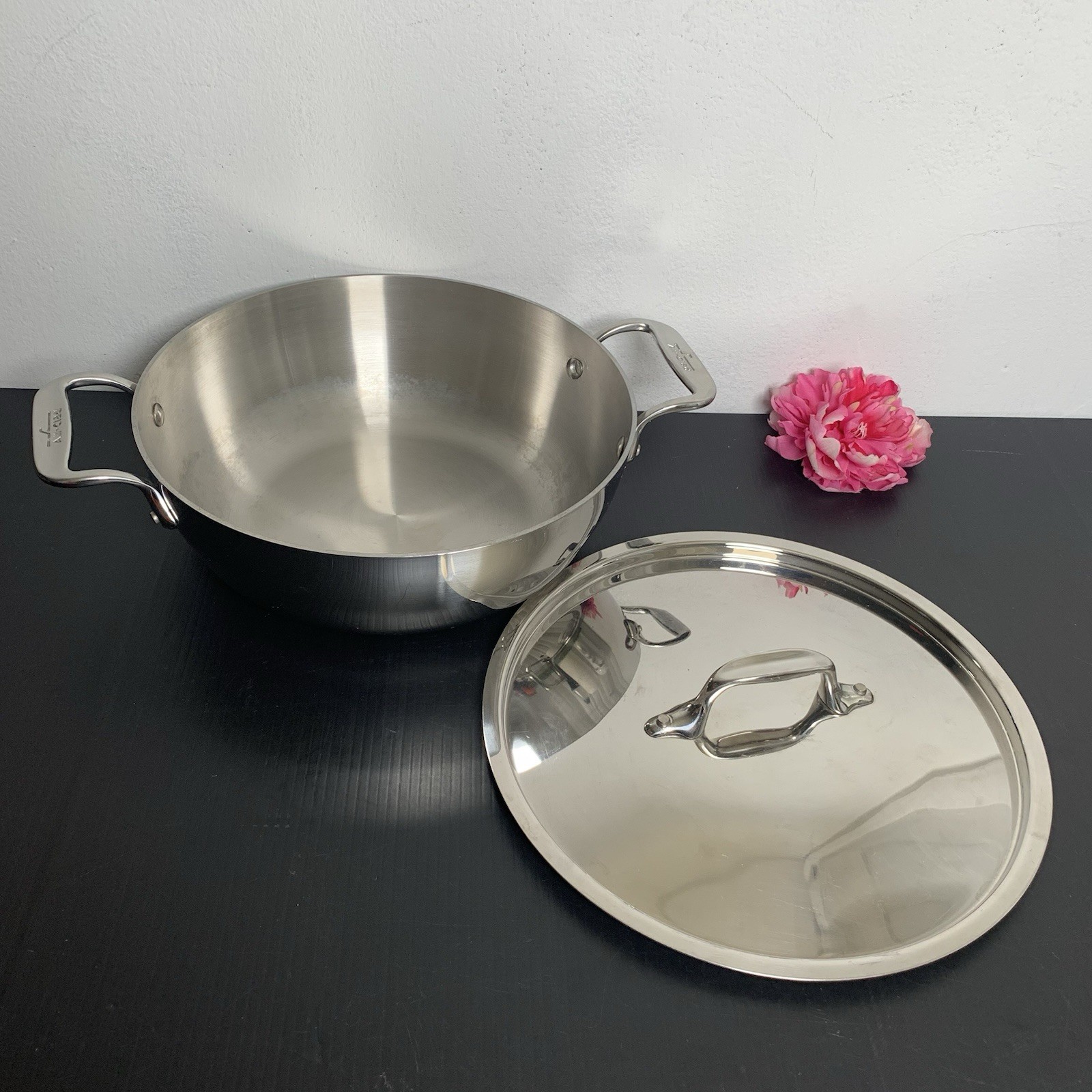 All-Clad – D3 Stainless Steel Fry Pan with Lid – Double Handle