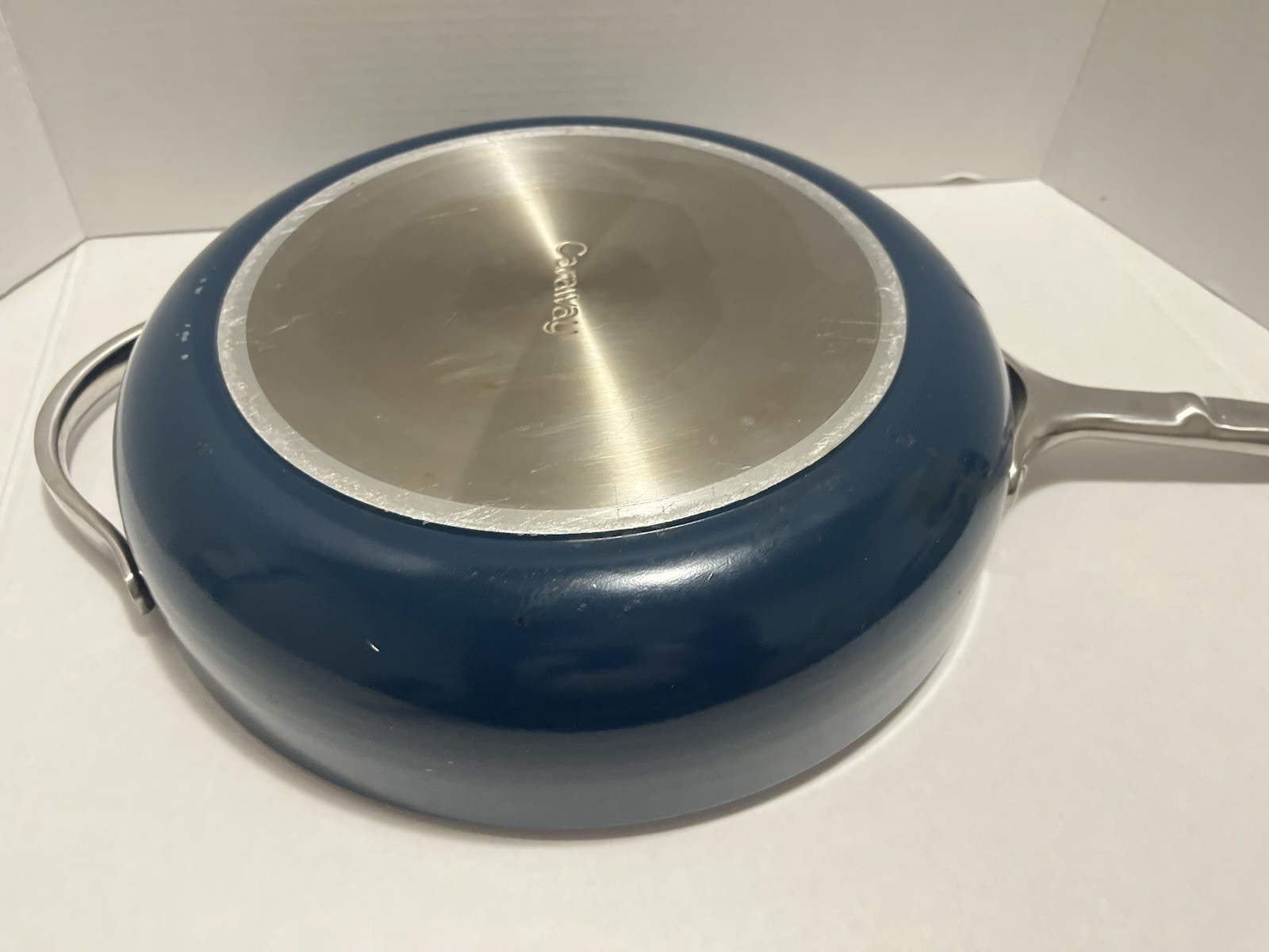 Caraway Home Non-Stick Ceramic-Coated 4.5 qt Saute Pan W/Lid (Navy)
