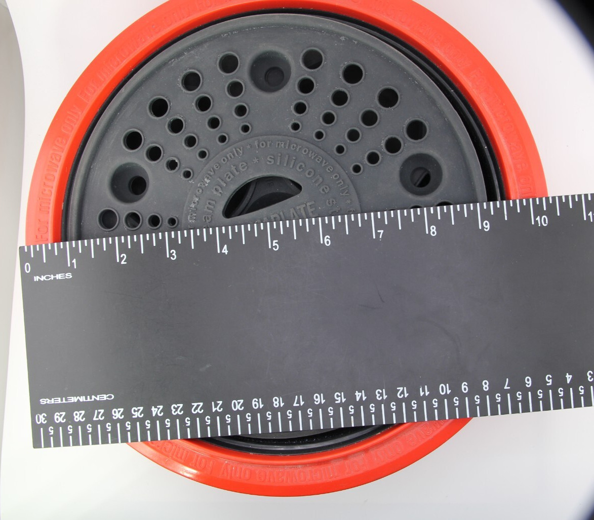RANGEMATE Red & White Cooker for Microwave Only Silicone Steam Plates