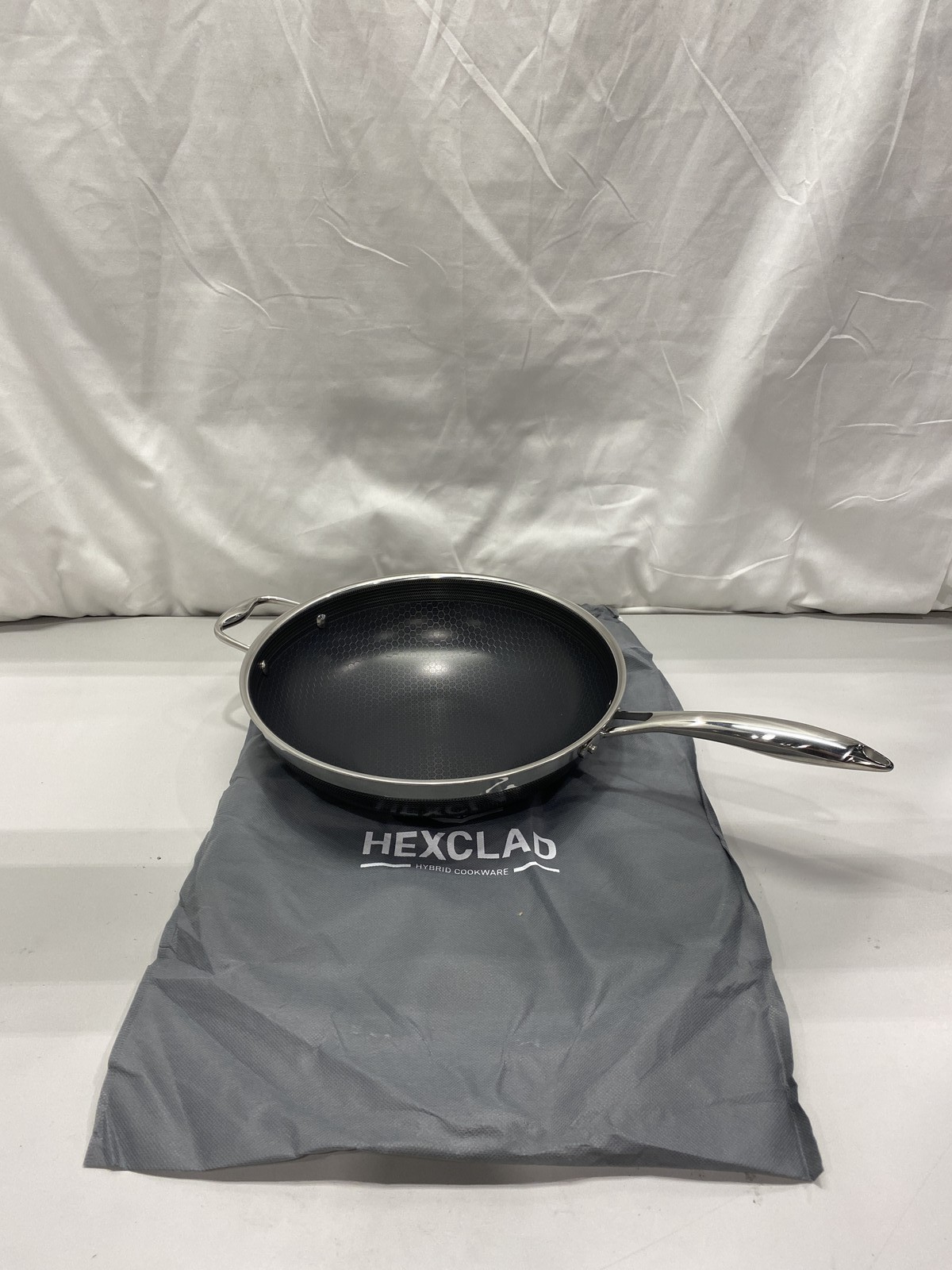 Hexclad Hybrid Nonstick 12inch Frying Pan W/ Stay Cool Handle