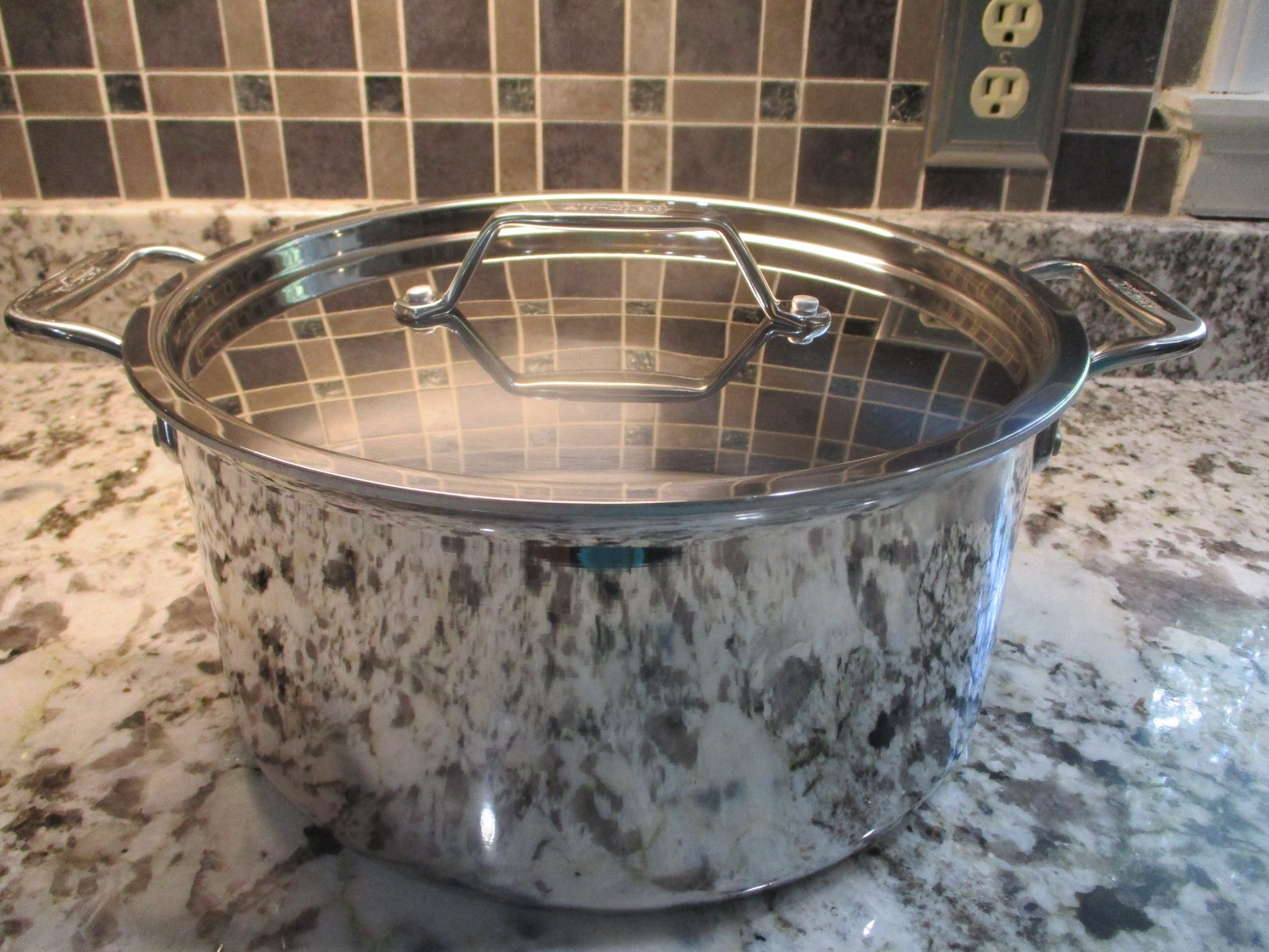 All-Clad D3 3-Ply Stainless Steel Stockpot w/ Lid 8 Quart – Excellent