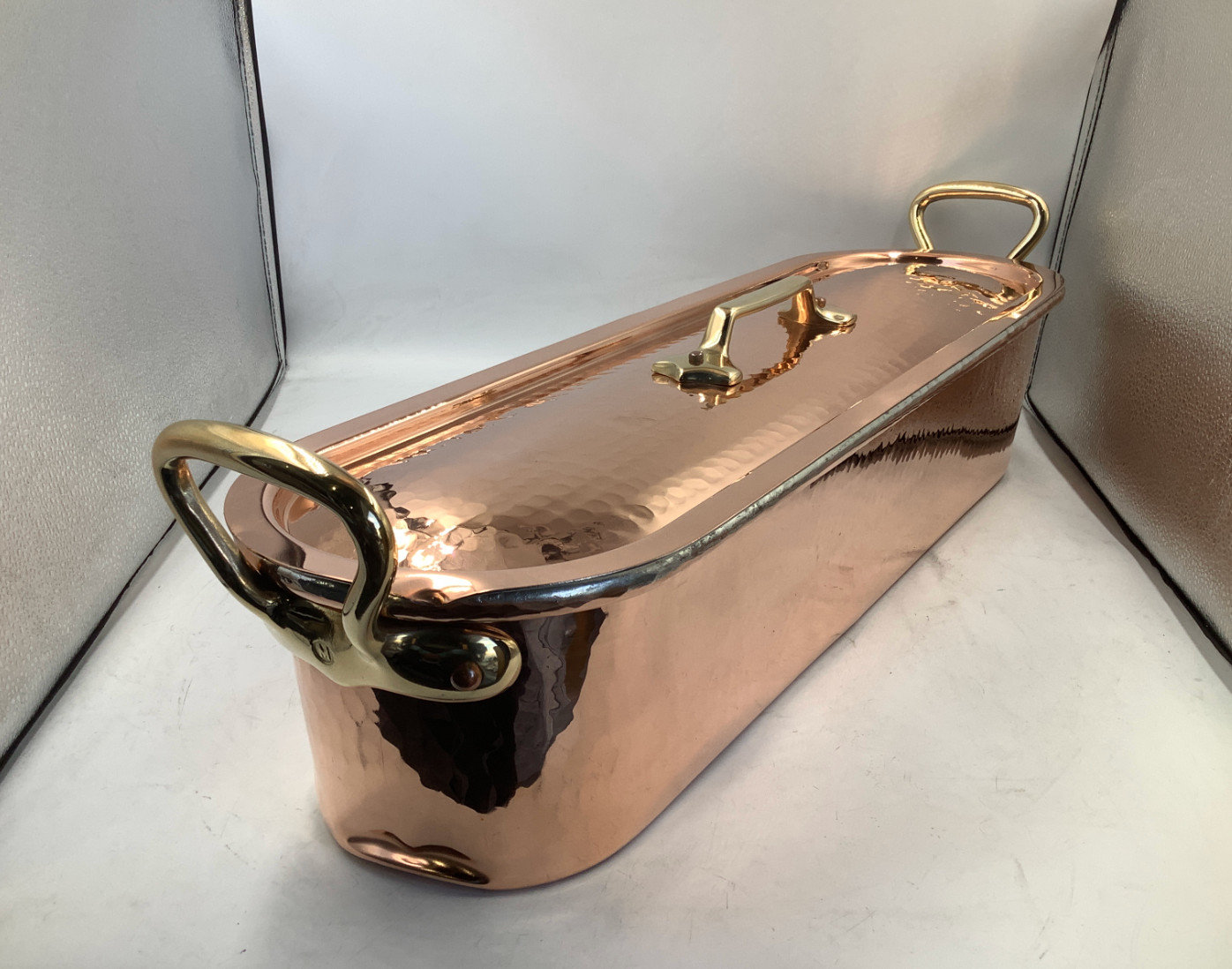 Mauviel M’Tradition Hammered Copper & Tin Inside Fish Kettle With Grid, 10.5-Qt