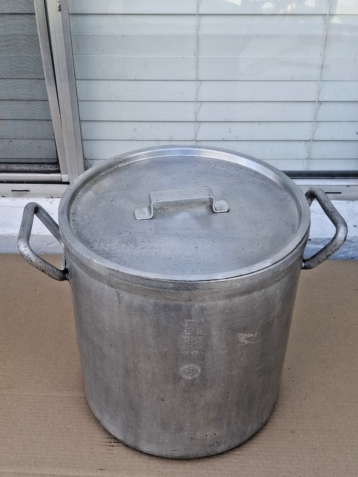 Vintage Commercial Wear-Ever 25 qts Aluminum NSF Pot No. 4252 12” X 13 Large