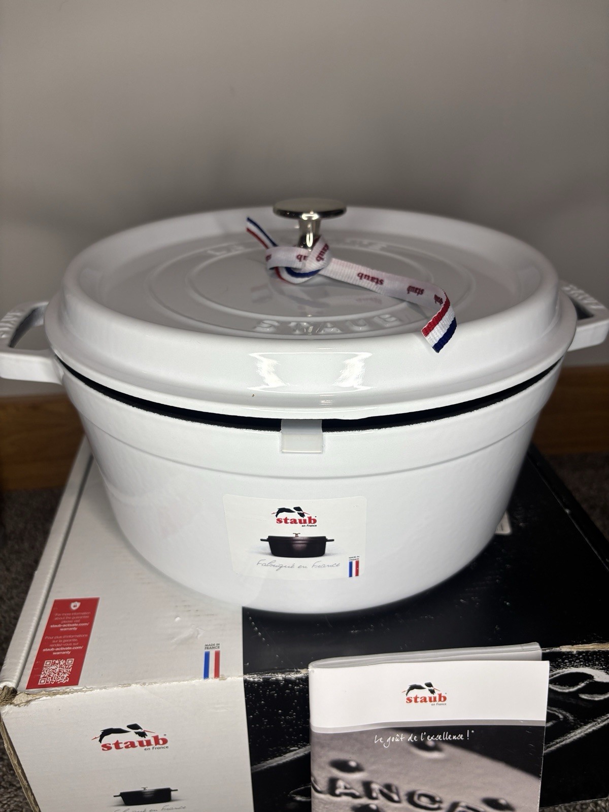 STAUB Cast Iron Round Cocotte 26 cm White 5.5 QT 10 1/4 In