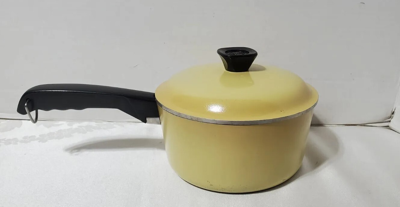 2 Qt Vintage Club Harvest Gold Cookware Aluminum Sauce Pan Pot Yellow Lid