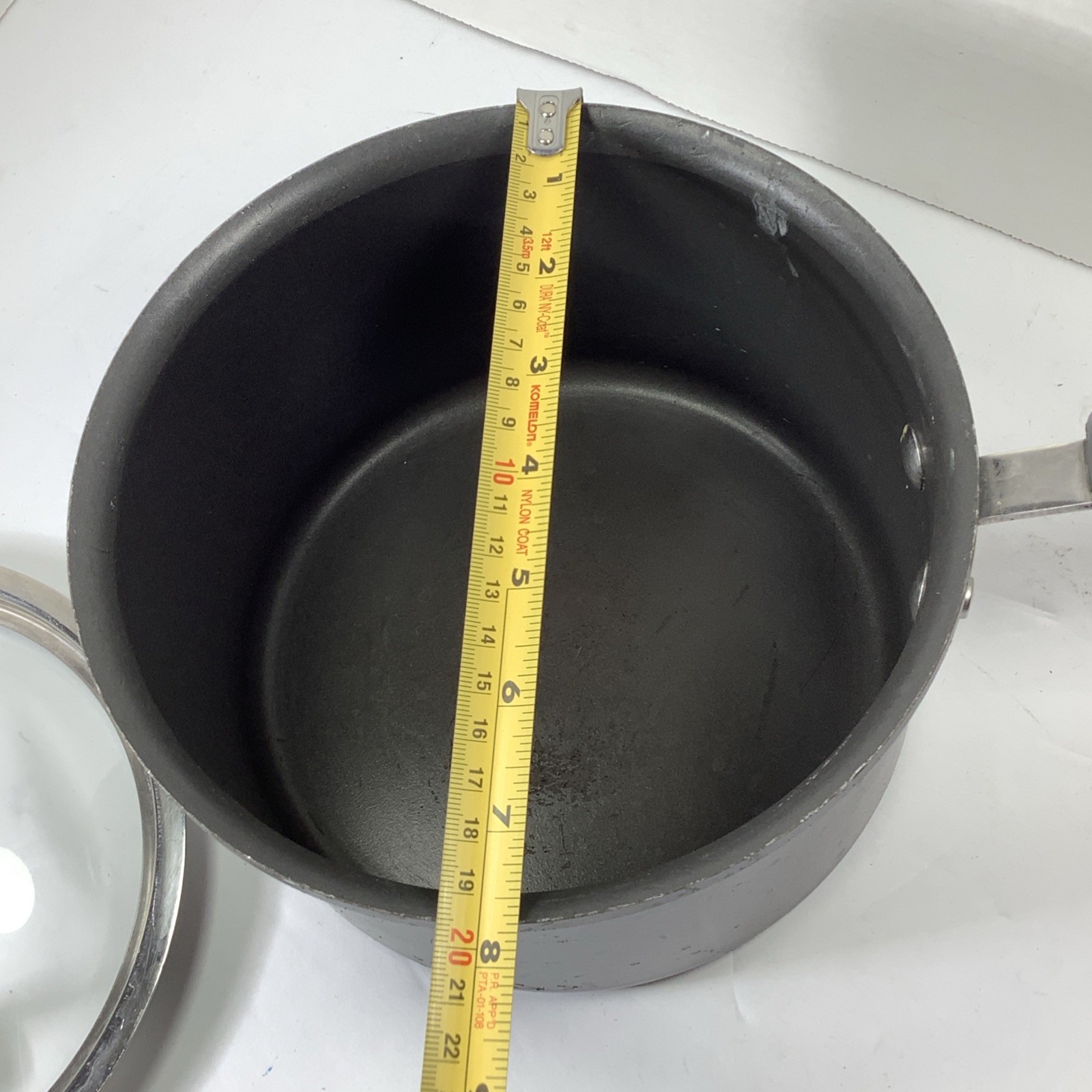 PAMPERED CHEF Hard Anodized Non-Stick 3 Qt Titanium Sauce Pan Pot Lid