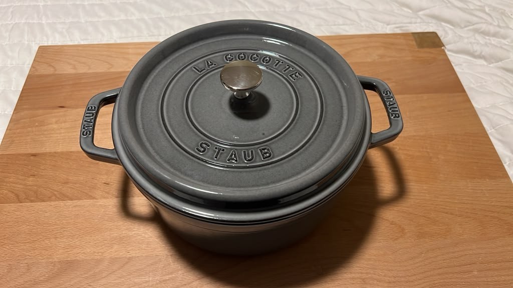 Staub Cast Iron 4 qt, Round, Dutch Oven, Graphite Grey