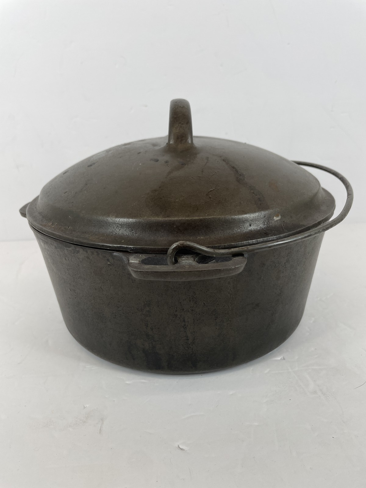 VTG 10″ Unmarked Wagner Ware Cast Iron Dutch Oven Pot Lid Bail Handle #8 no 8