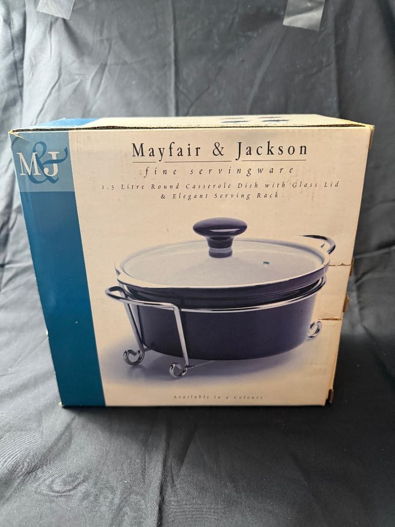 MAYFAIR & JACKSON Fine Servingware 1.5 Liter Blue Round Casserole Dish Lid/Stand