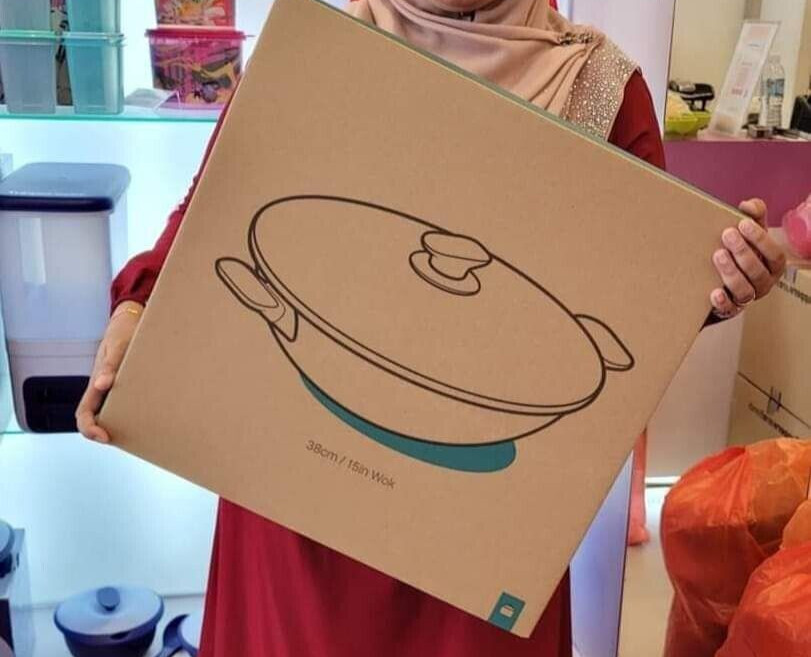 1 SET x NEW Tupperware Universal WOK 38cm stainless steel with box