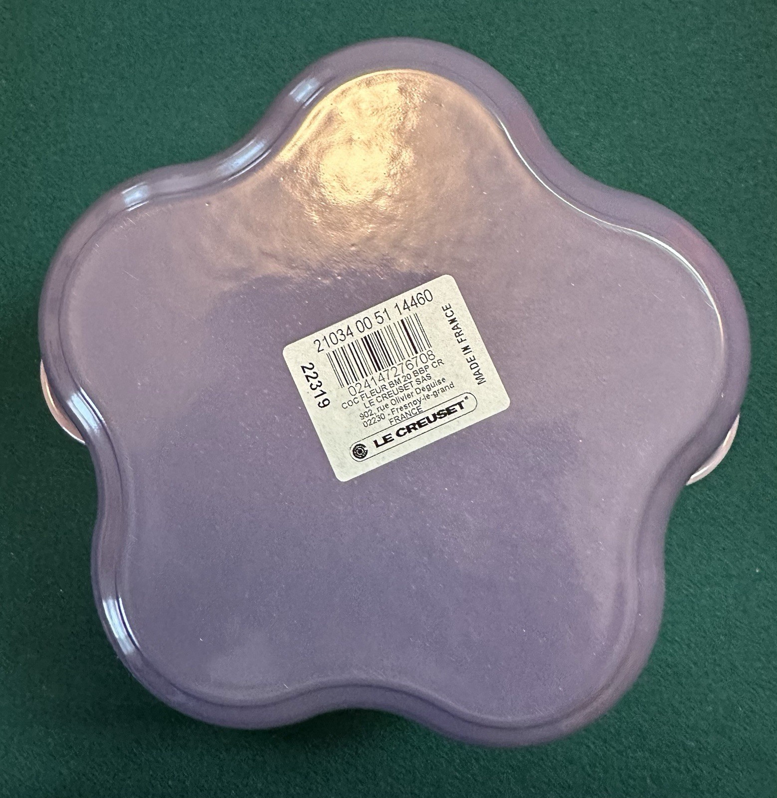 Le Creuset Flower Cast Iron Cocotte 2.25 Qt. Blue Bell Purple w/Flower Knob. NIB