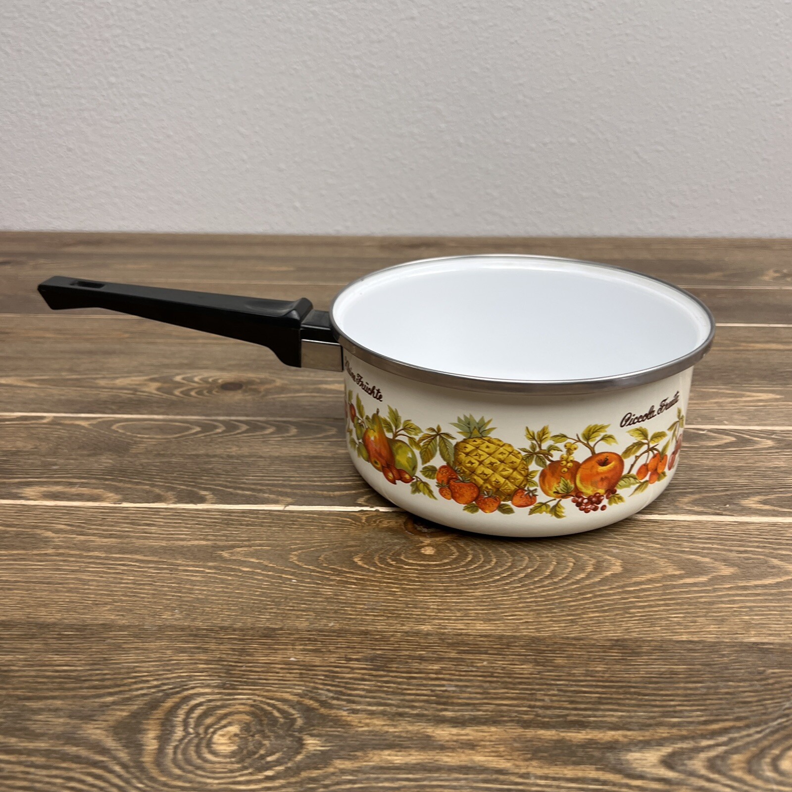 Wilshire House Petit Fruit Spain Cooking Pot Enamel Ware Vintage Retro