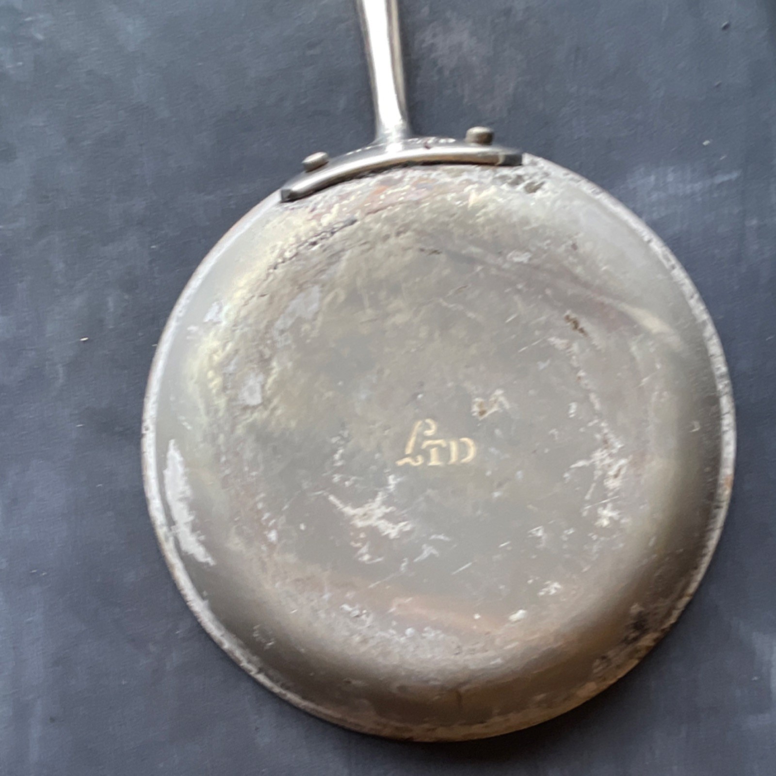 All-Clad Round Frying Pan Stainless Steel 8 in Silver Long Handle Gas/Electric
