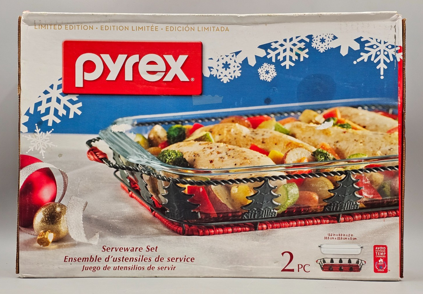Pyrex 2-Piece Serveware Set, Baking Dish and Christmas Tree Serving Basket