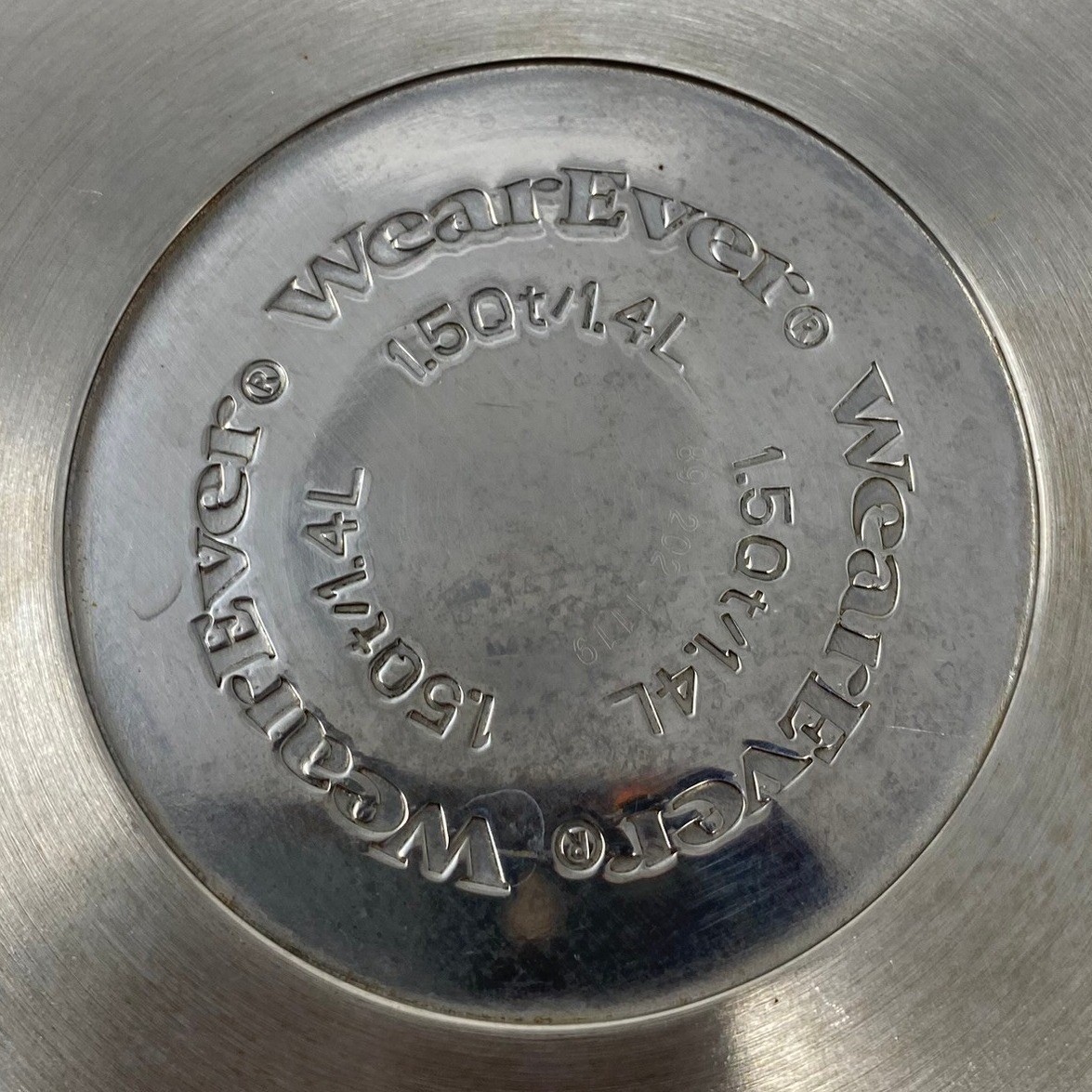 WearEver Saucepan 1.5 Quart Silver Good Stainless Steel Dual Pour Spout