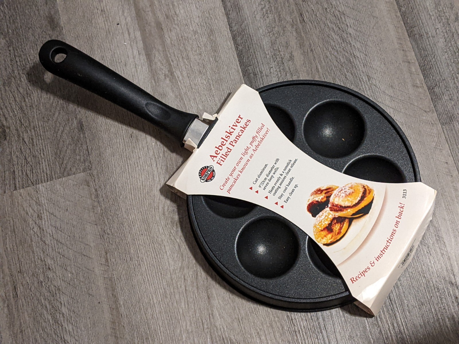 Norpro Nonstick Stuffed 9in/23cm in diameter and 2.75in/7cm deep, Multi