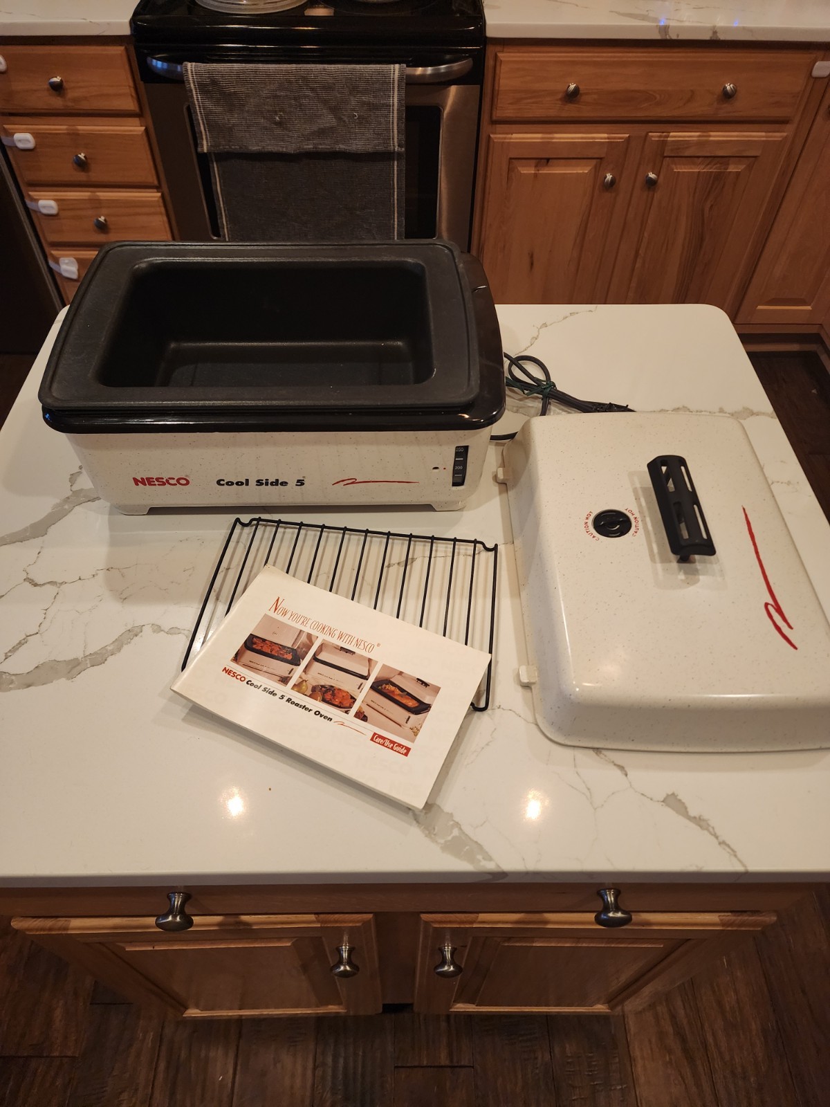 Nesco Vintage Cool Side 5 Quart Non-Stick Electric Buffet Roaster Oven With Lid