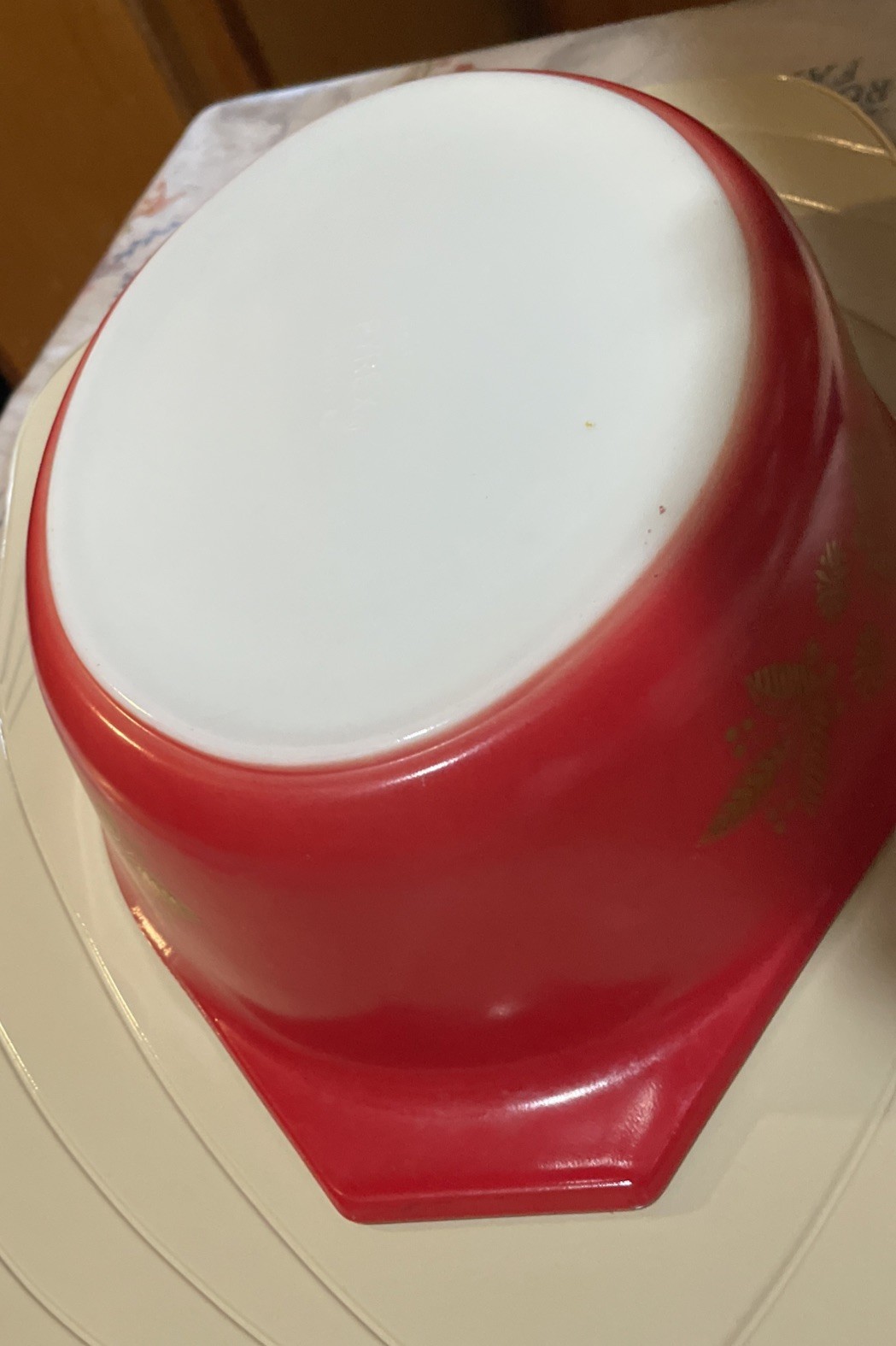 Vintage Pyrex Golden Poinsettia 045 2.5 Qt Oval Casserole Dish with Lid 945C