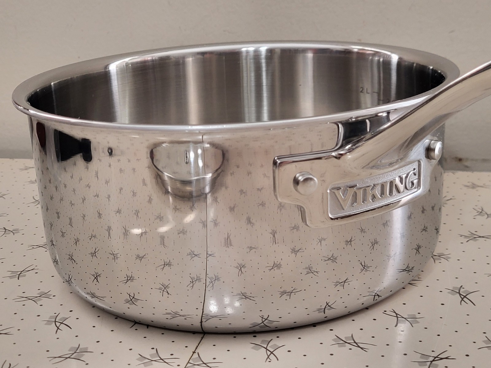 Viking 3-Ply Bonded Stainless Steel Sauce Pan Pot 3QT/2.8L With Vented Lid