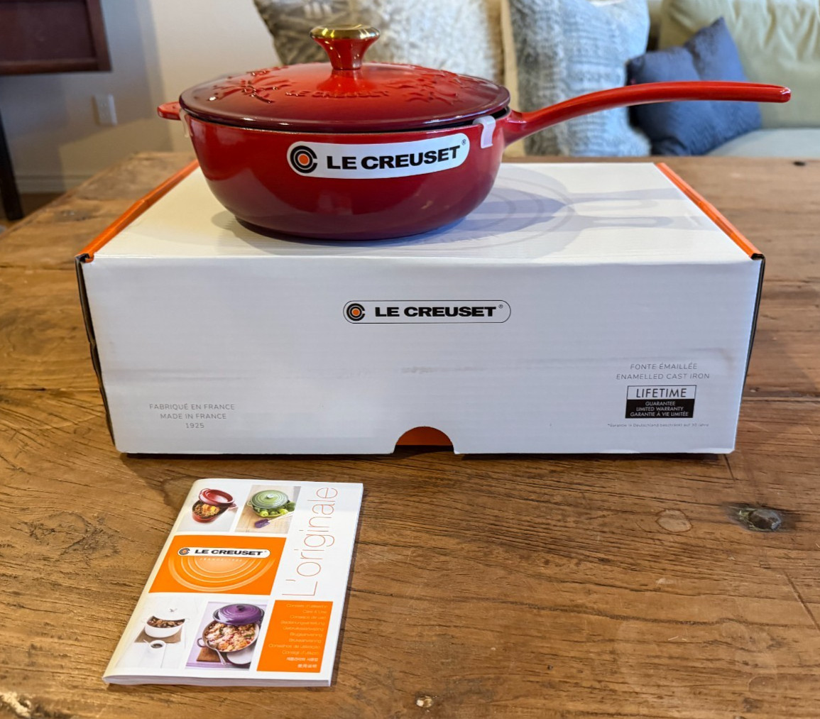 Le Creuset Holly Traditional 2.25 qt 8.25 in Saucier Saucepan Cerise Red NEW