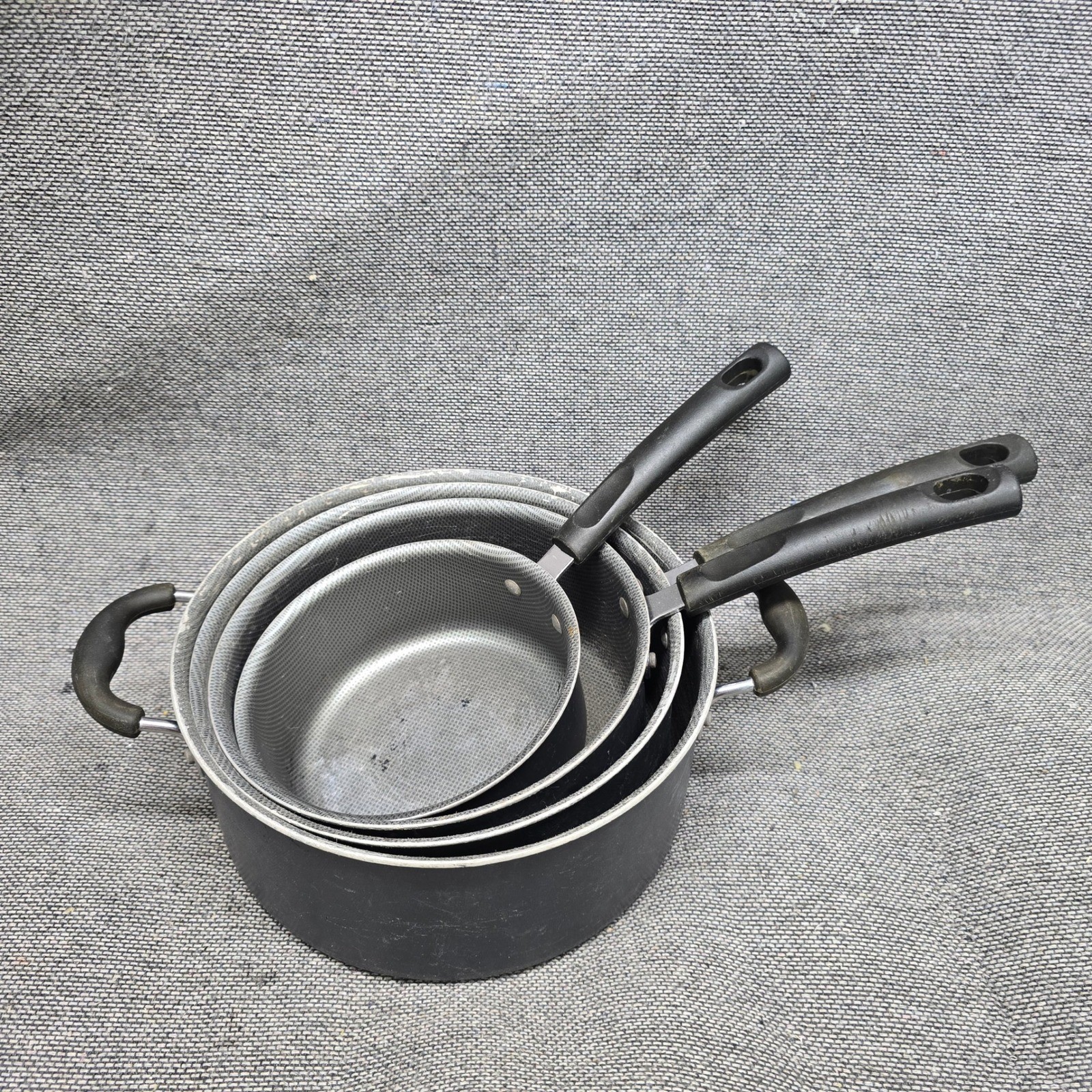 4pc Saucepan Set Nesting Non-Stick Honeycomb Black Good 6-8in Pots