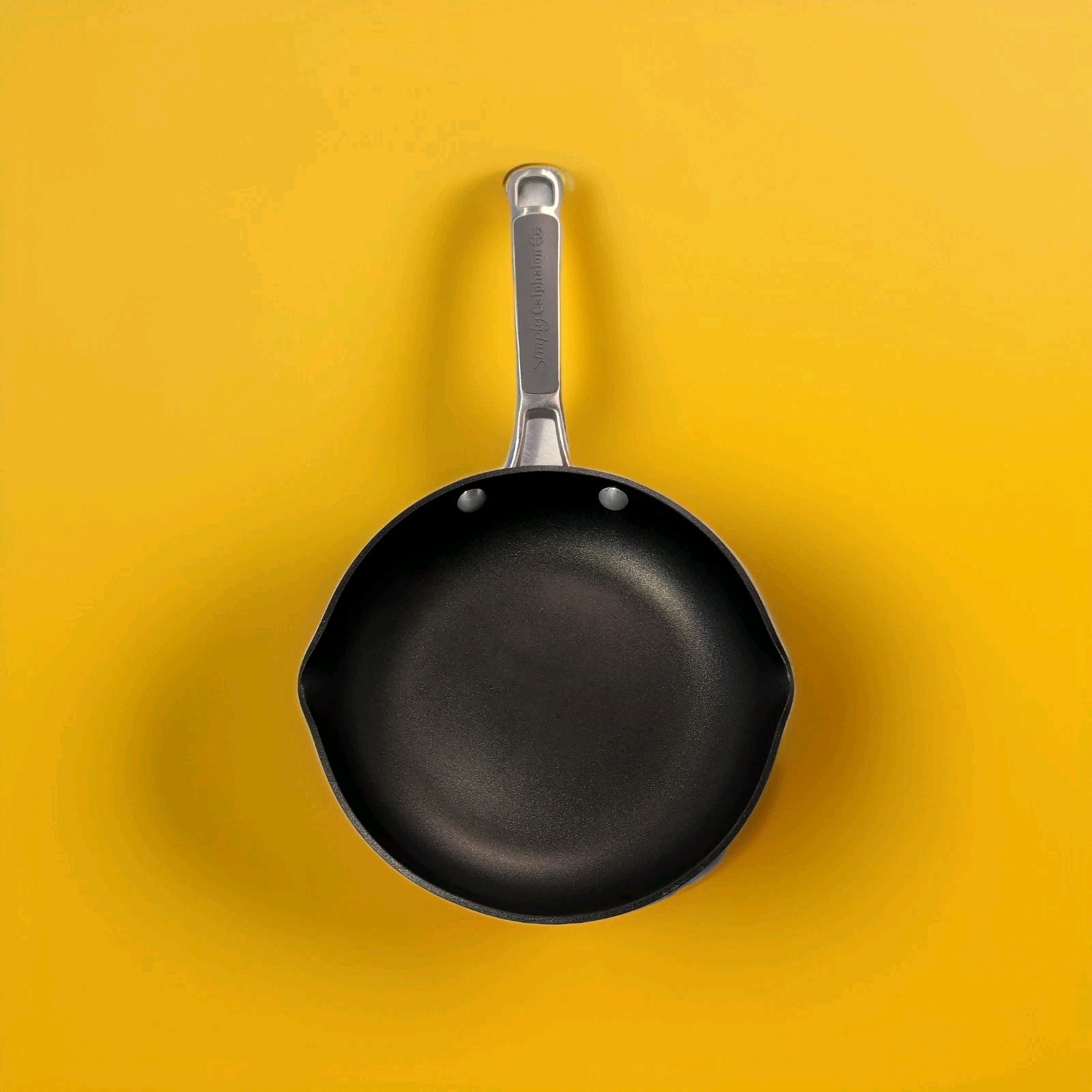 Hard-Anodized Non-Stick PanSimply Calphalon 8″ #1388 Long Handle W/ Silicone