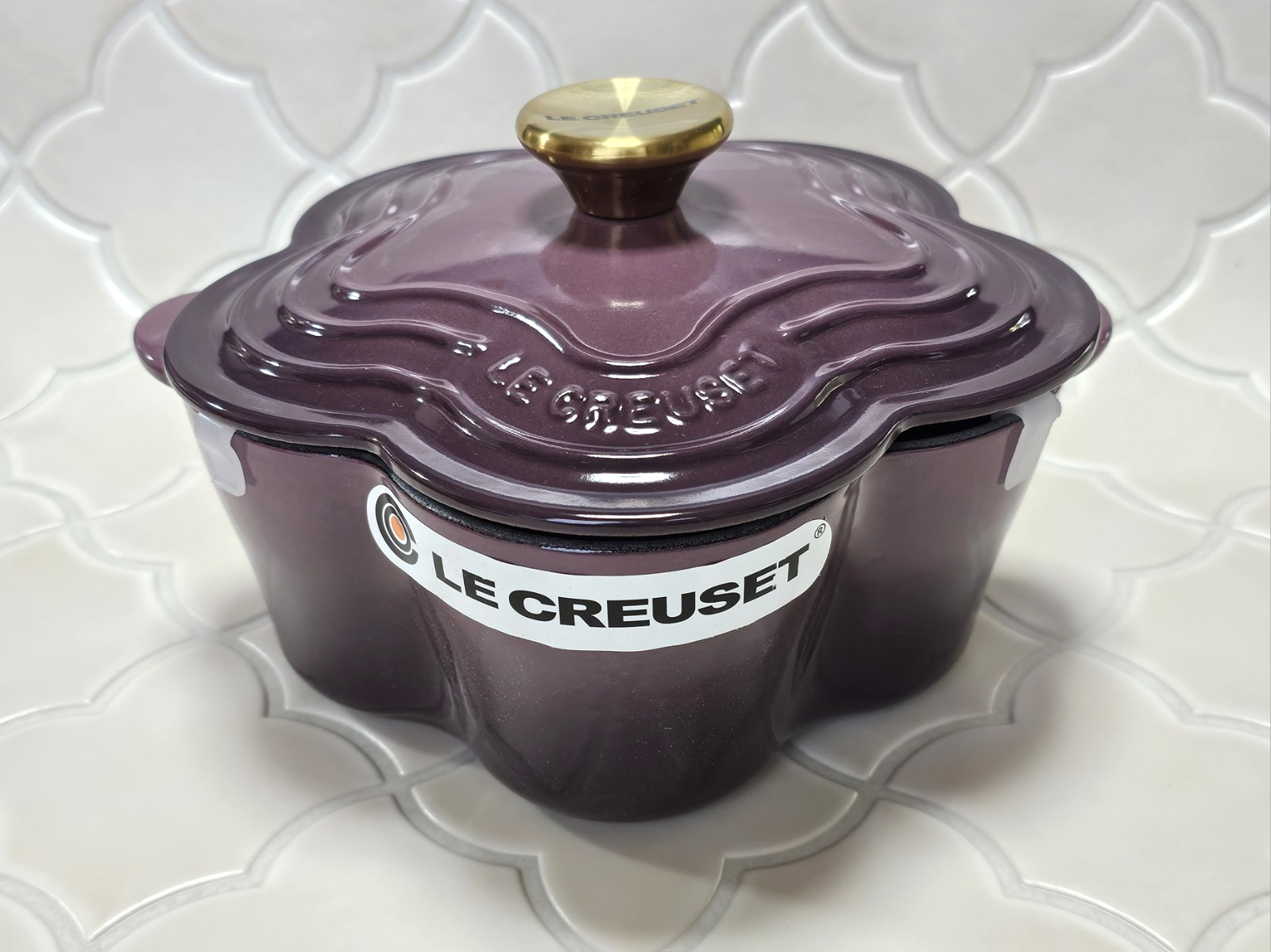 Le Creuset Fig Purple Flower Fleur Dutch Oven 2.2Qt Gold Knob Black Matte Enamel