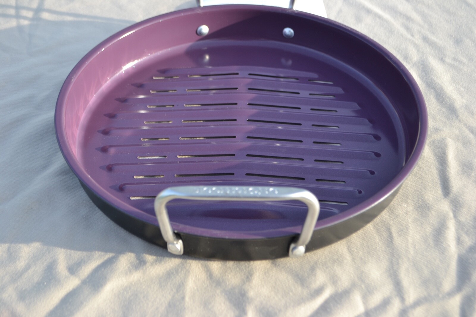 Technique 12″ Round BBQ Pan with Ceramic Non Stick – Eggplant