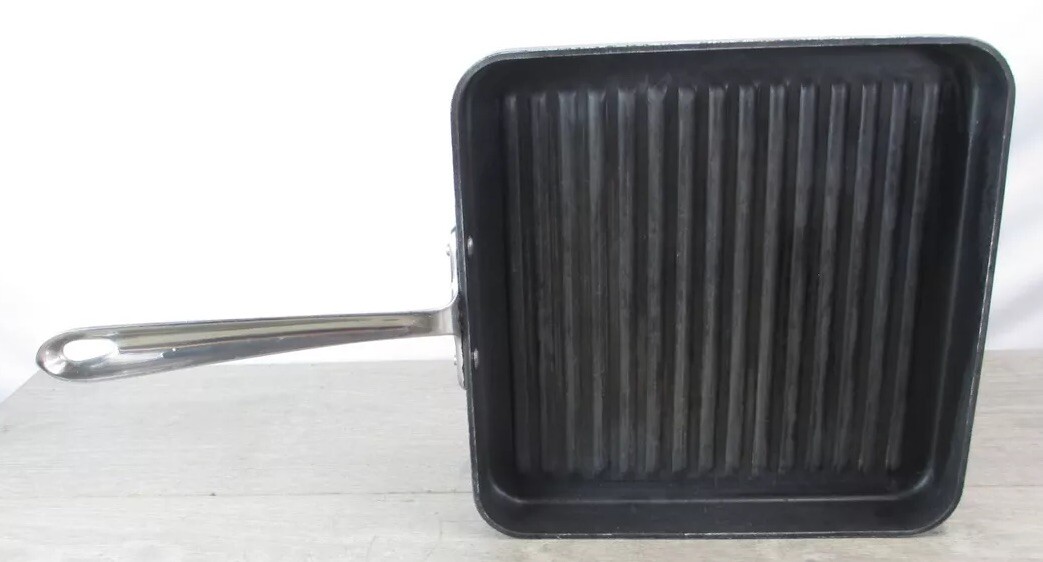 All-Clad 11″ B1 Hard Anodized Nonstick Square (Ribbed) Grille Pan