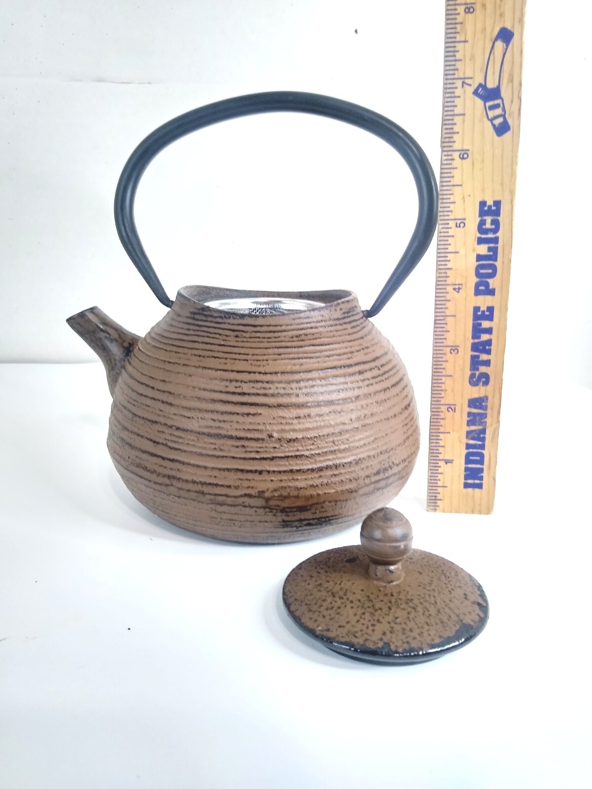 Cast Iron Brown Round Ridged Ceramic Coated Teapot Metal Mesh Strainer Lid