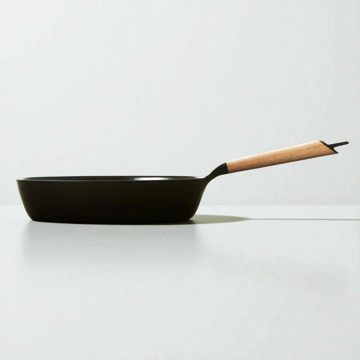 Vermicular Deep Frying Pan 28cm Cast Iron Enamel IH Gas Oak Handle FP28D-OK