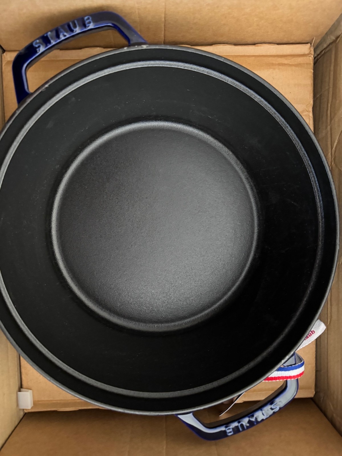 STAUB Cast Iron 7-qt Round Cocotte (Dark Blue)
