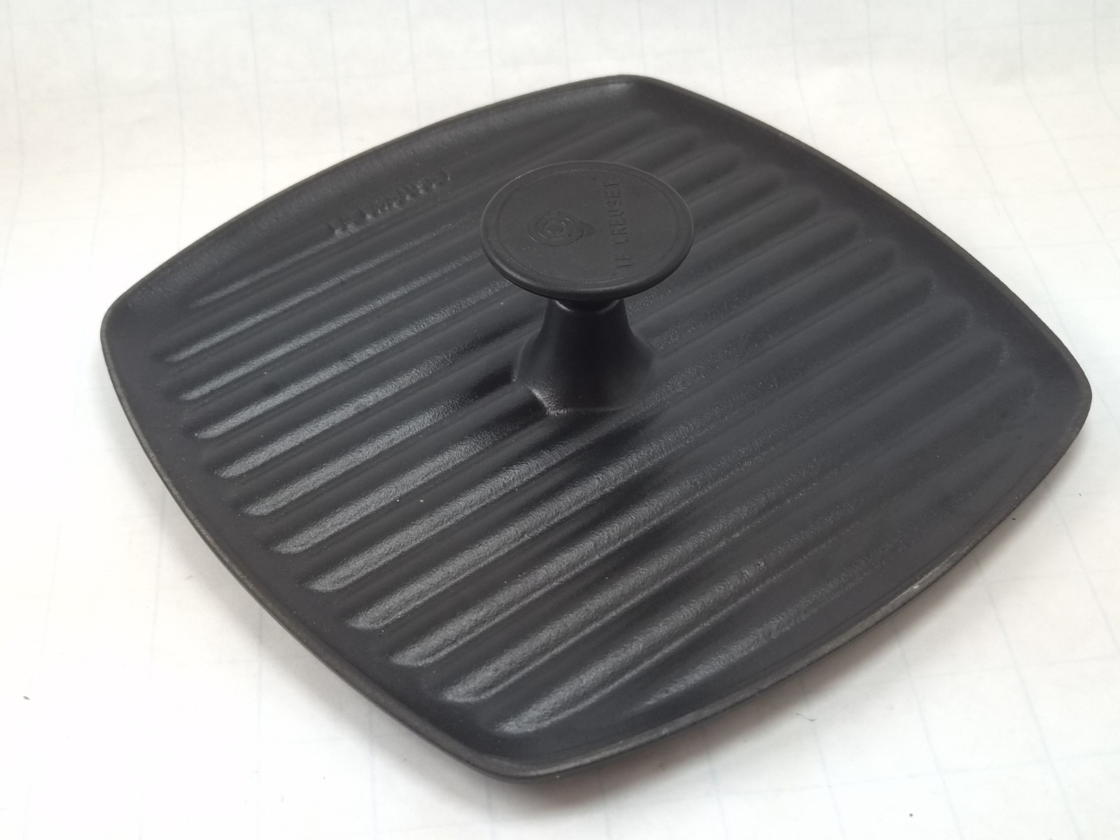Le Creuset 9” Inch or 23cm Square Matt Black Licorice Cast Iron Panini Press