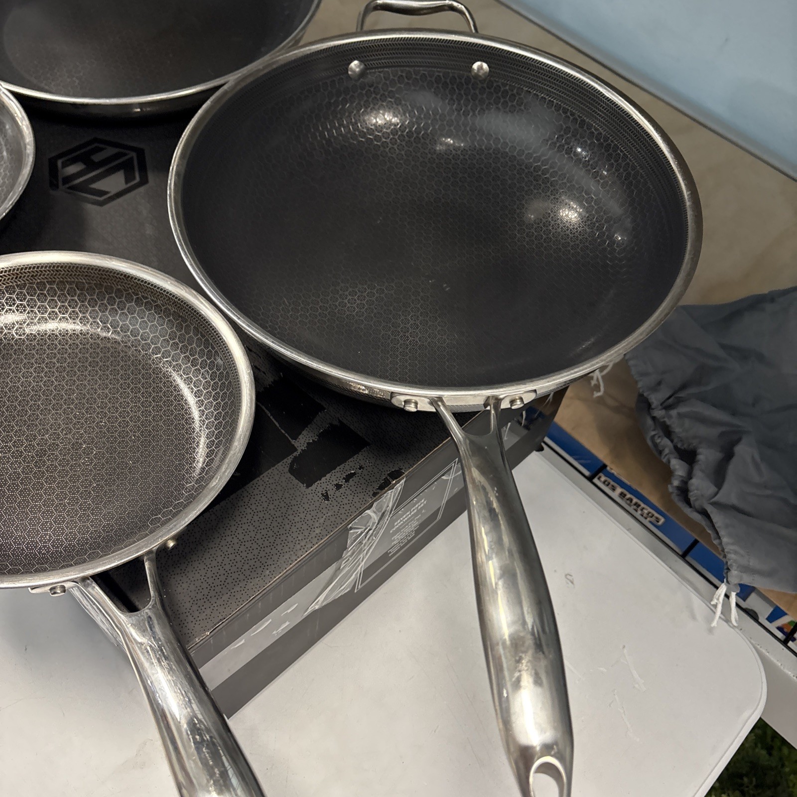 HexClad HC7 Hybrid Commercial Cookware – 7 Pieces