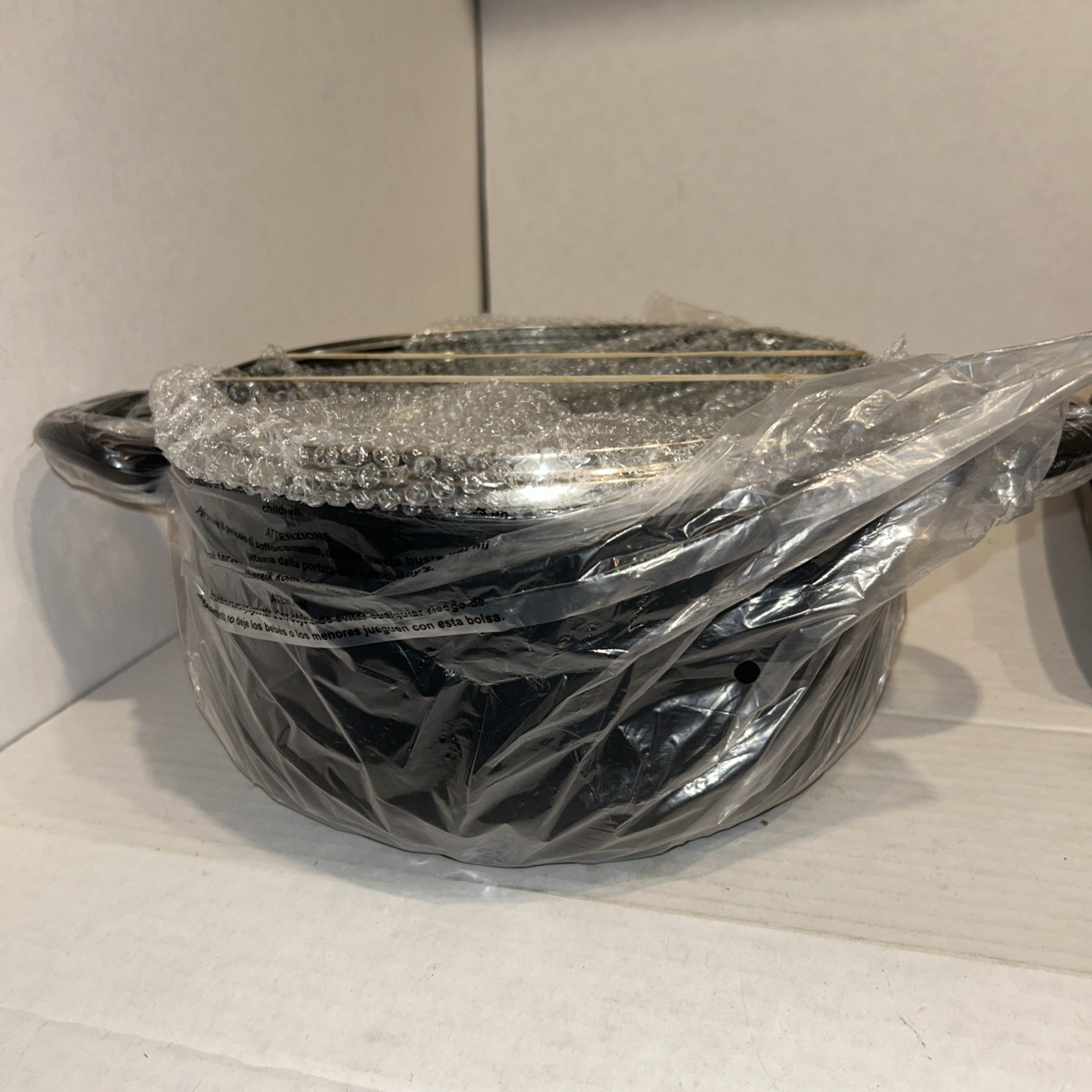 Hell’s Kitchen 6 Qt Stockpot w/Glass Lid, Non-stick Aluminum, Soft Touch Handle