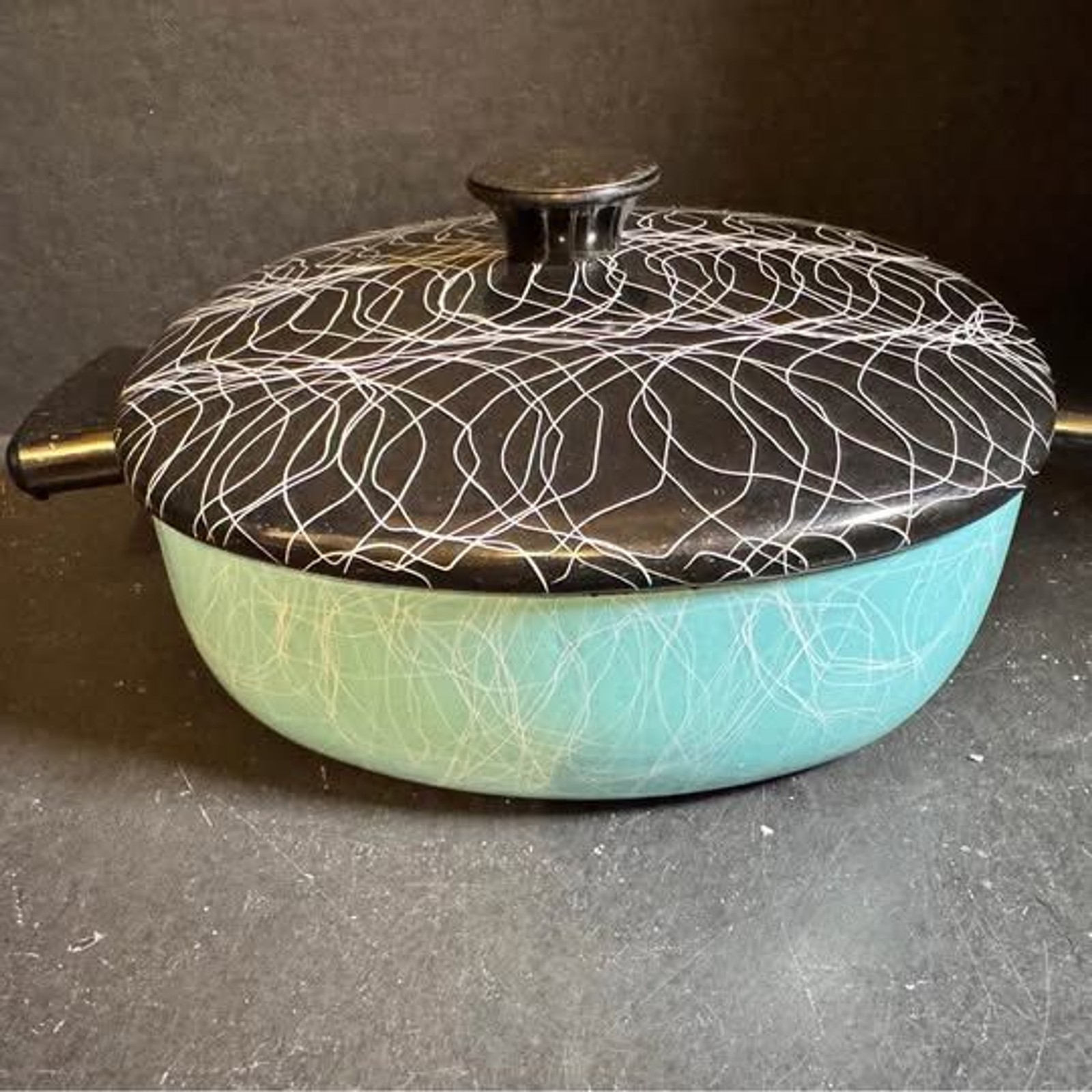 Vintage 1950s Midcentury Serendipity turquoise enamel pot [Item 0402]