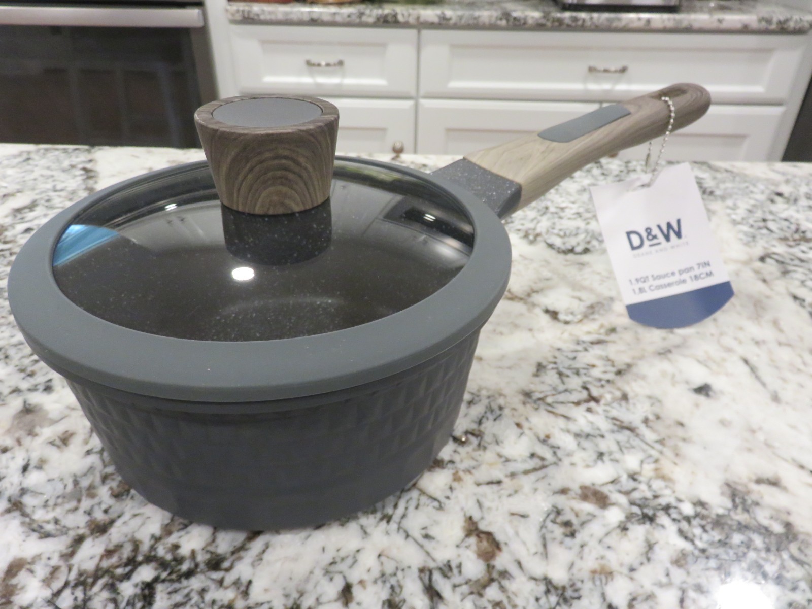 D&W Deane And White 7 in Nonstick 1.9 qt Sauce Pan Black w/Woodgrain Handle NWT